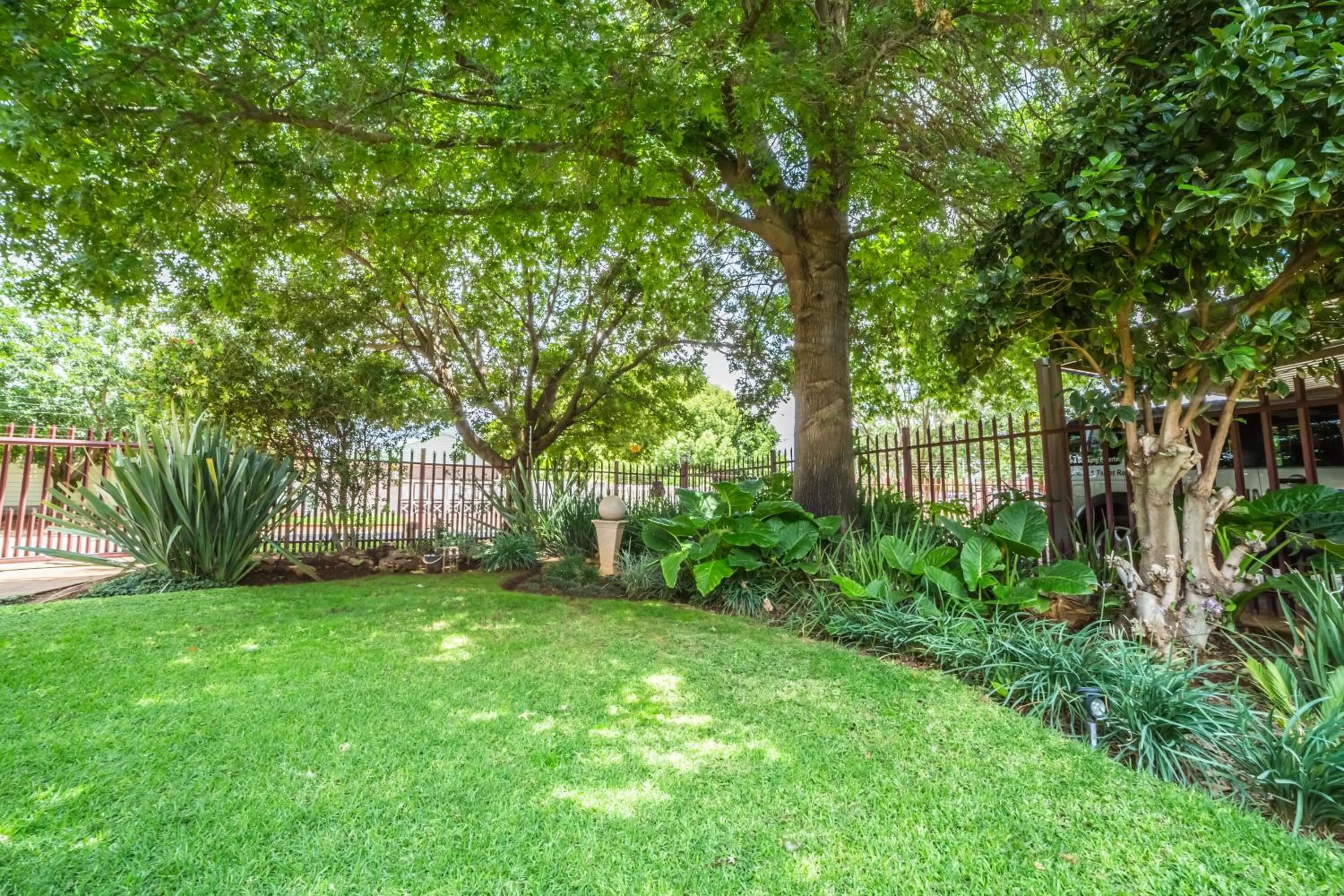 Garden in Beryl1 Guest House