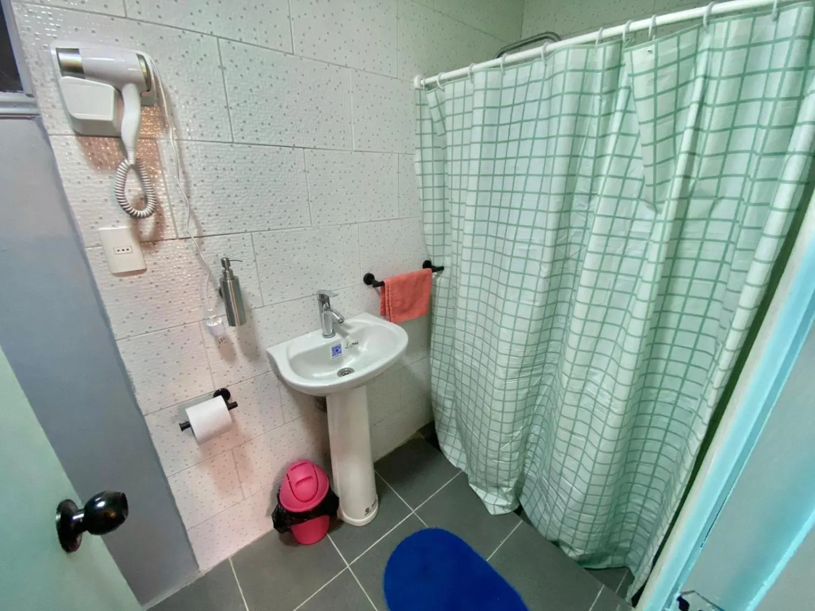 Shower in Kapai Departamentos de Turismo