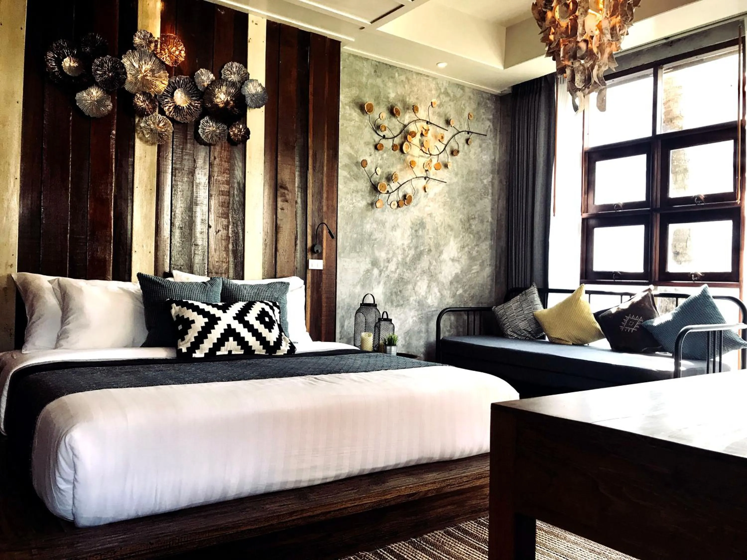 Photo of the whole room, Bed in Sand in My Shoes Beach Loft