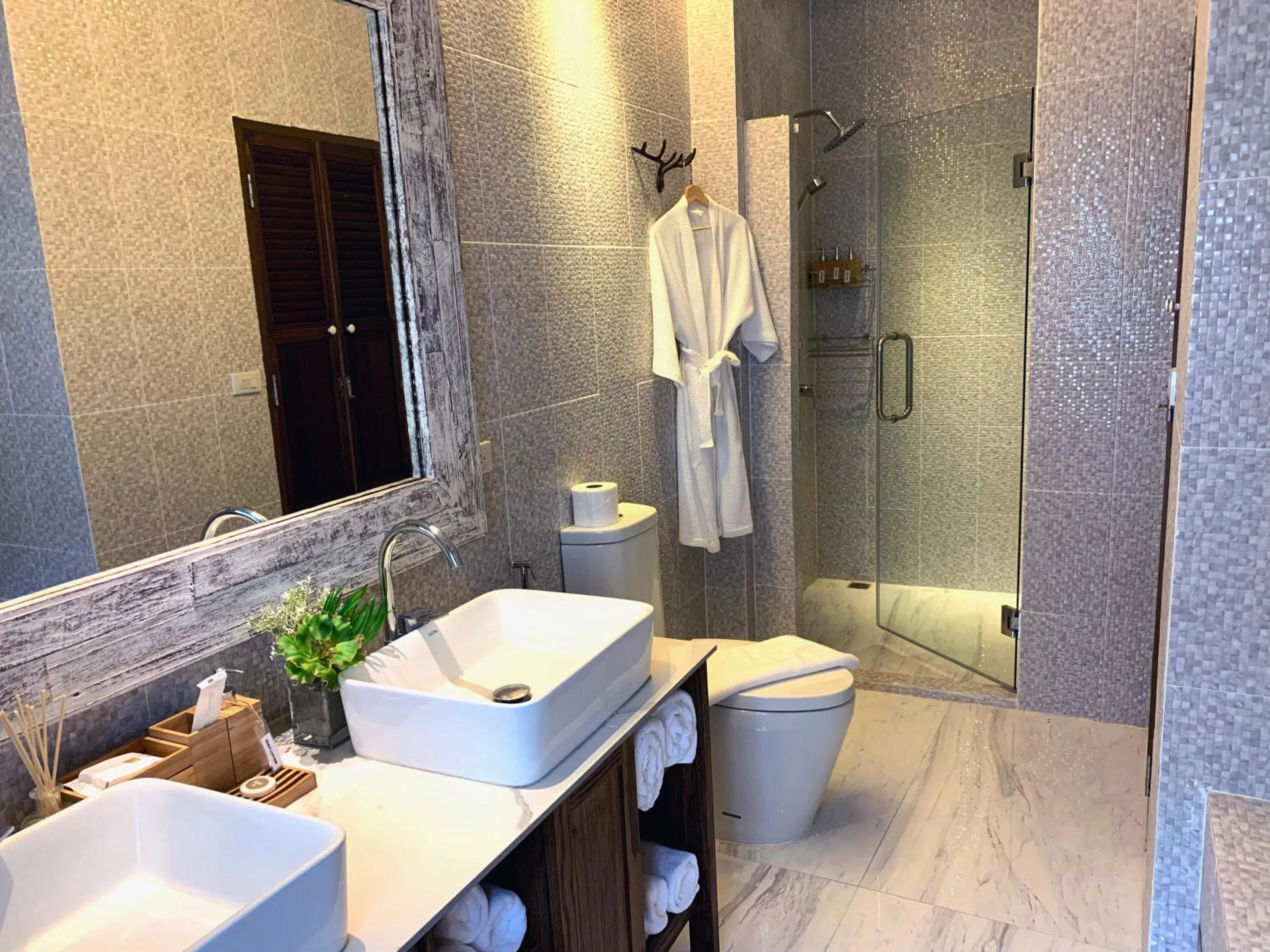 Bathroom in Sand in My Shoes Beach Loft