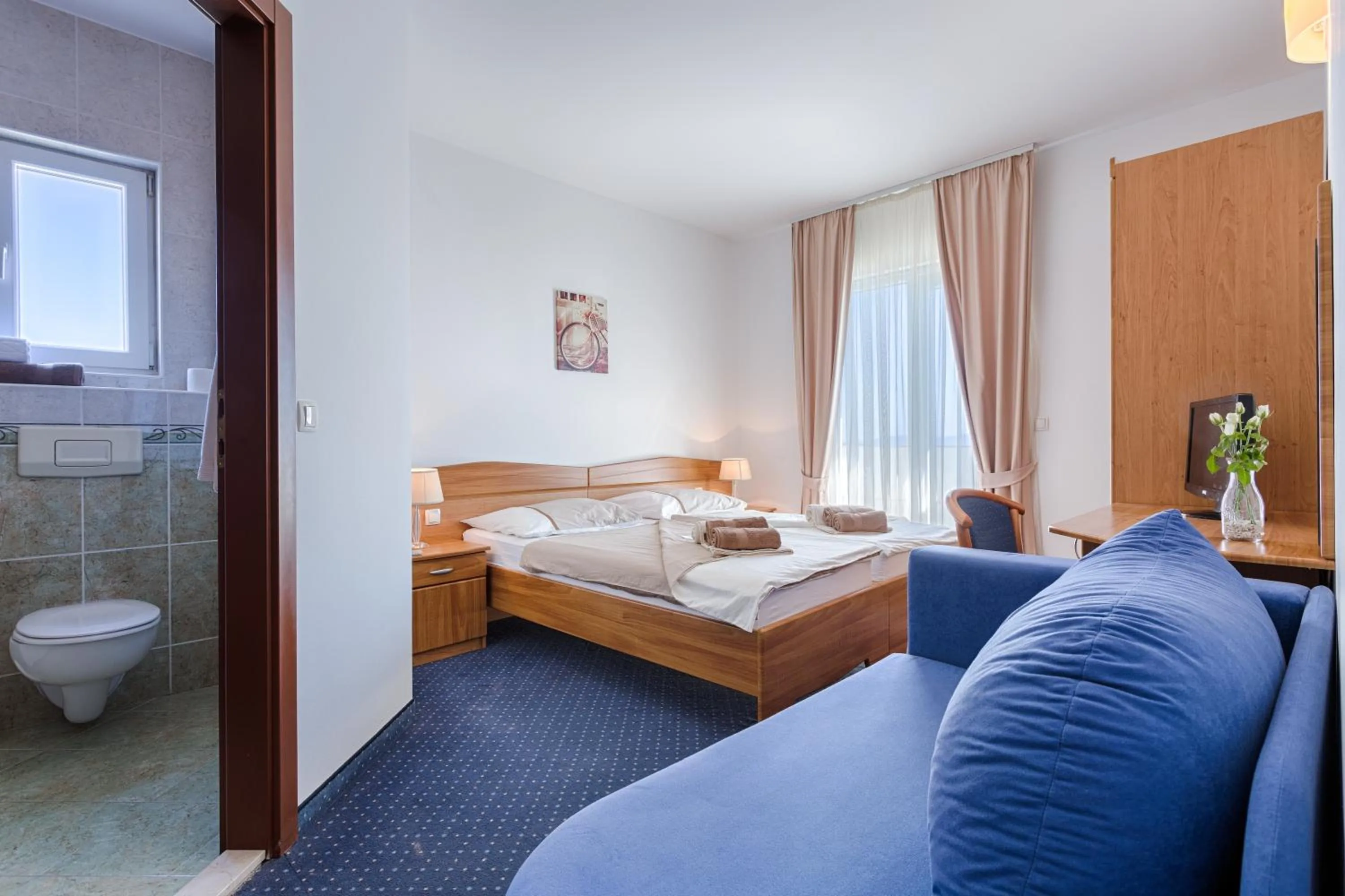 Double Room with Balcony and Sea View in Hotel Viktorija