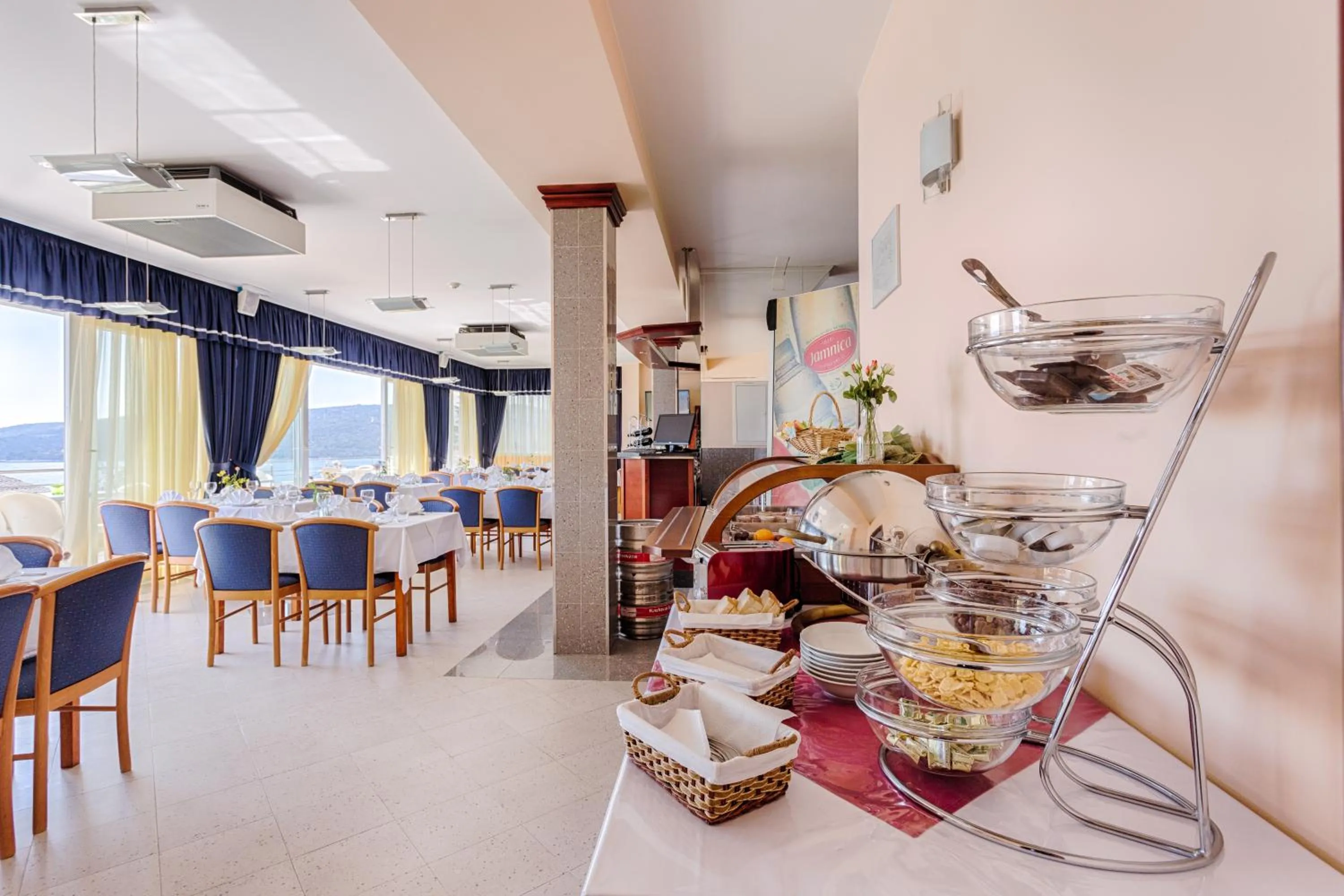 Restaurant/places to eat in Hotel Viktorija