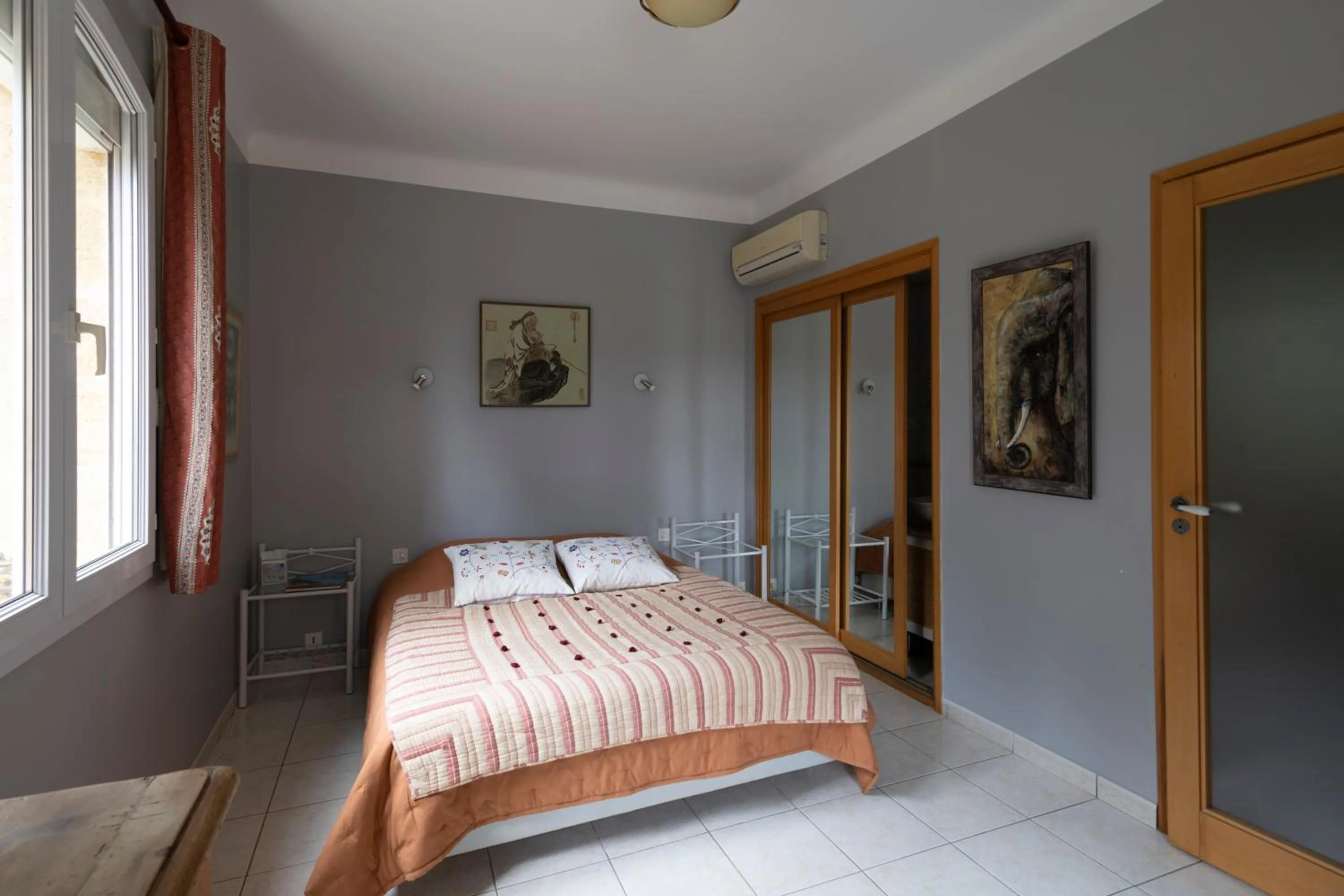 Bed in Villa Violette