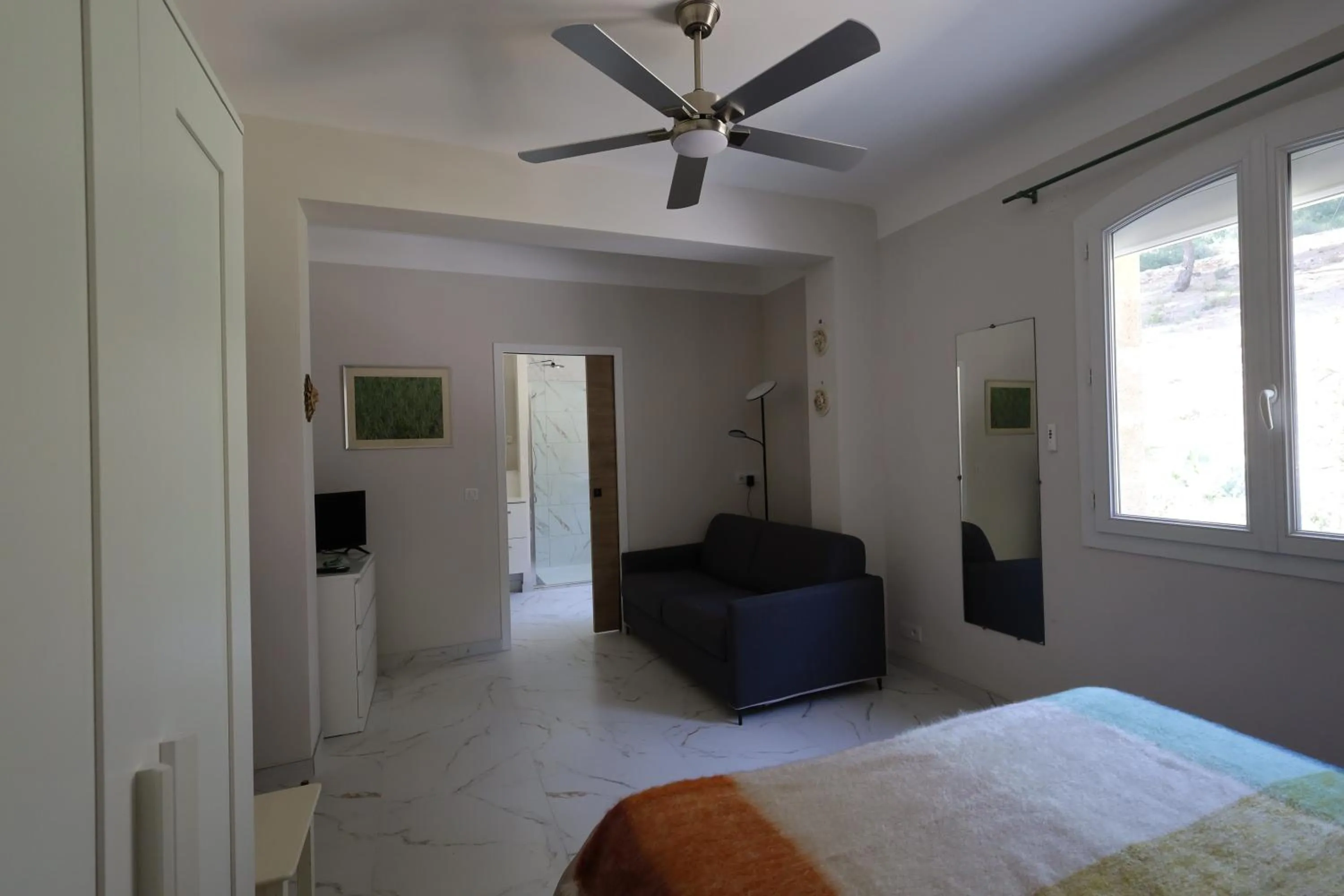 Photo of the whole room, Bed in Villa Violette