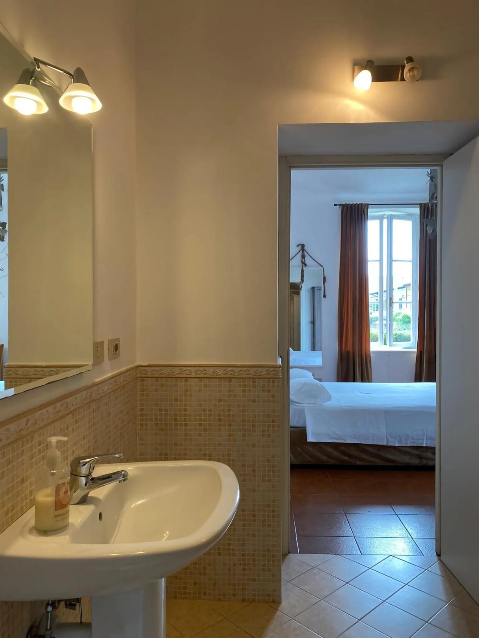 Bathroom, Bed in Novecento Charming Room