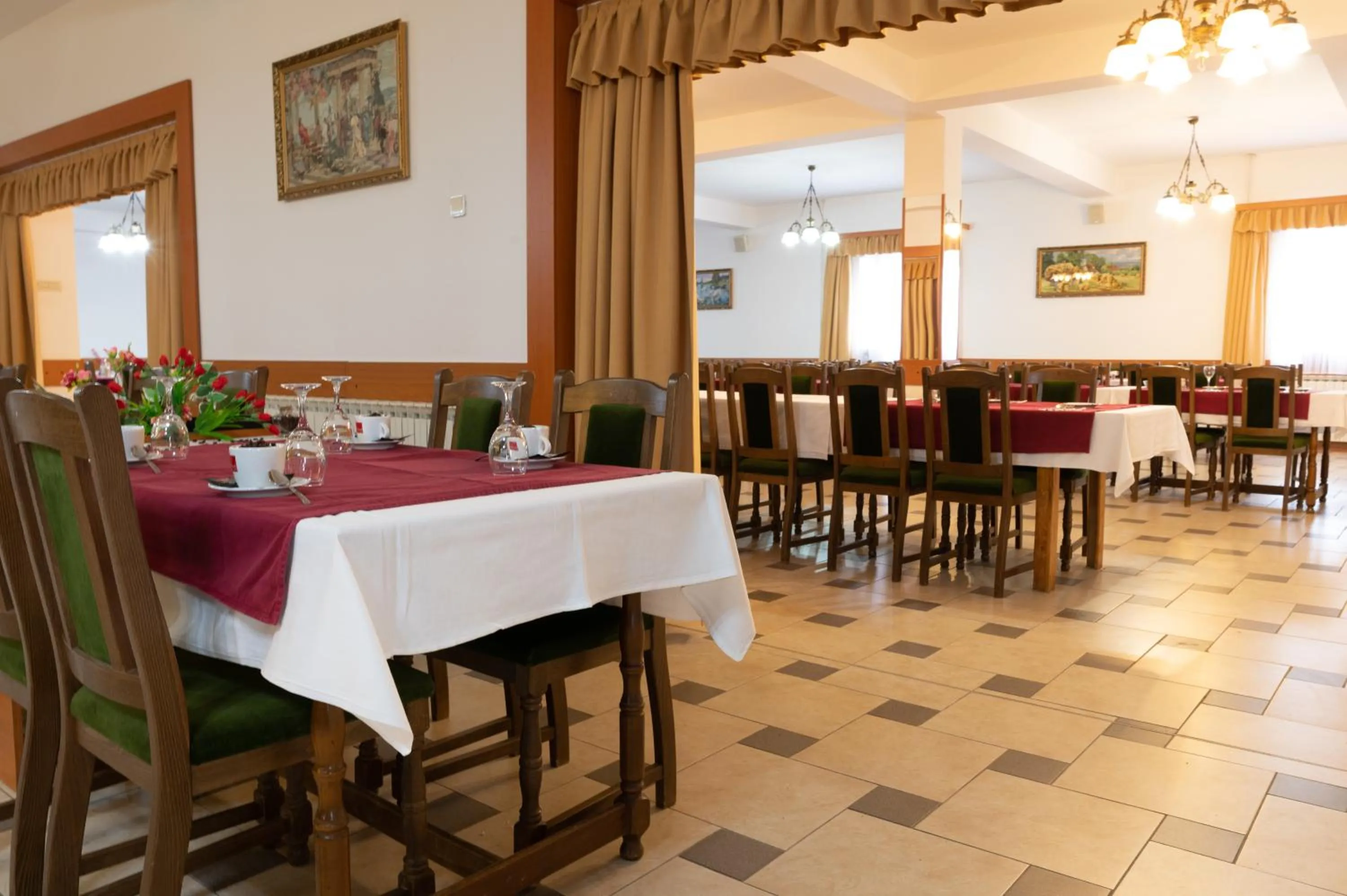 Restaurant/places to eat in Hotel Mirni Kutak