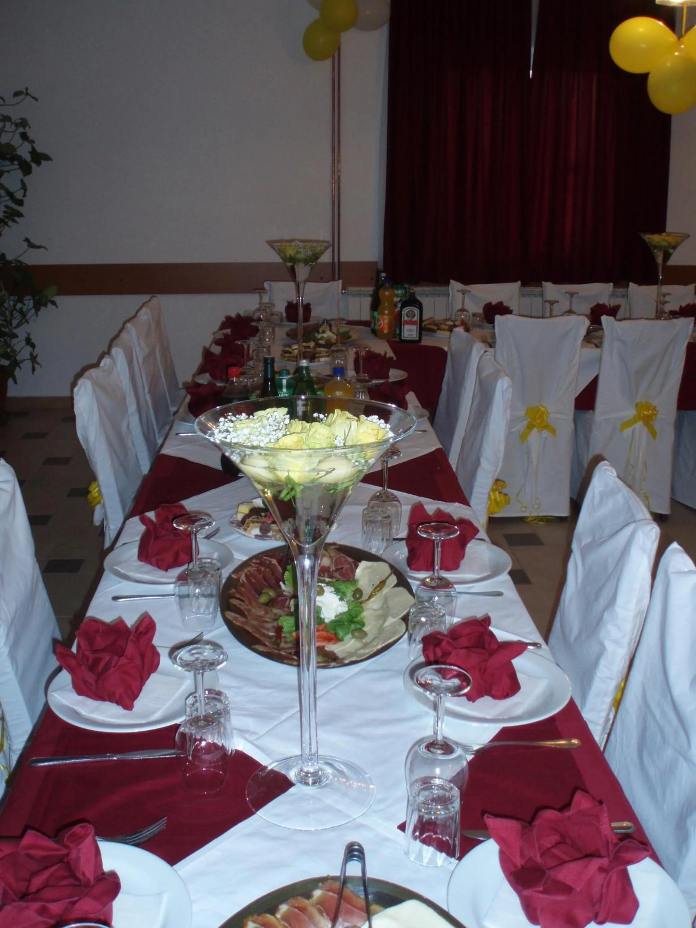 Restaurant/places to eat in Hotel Mirni Kutak