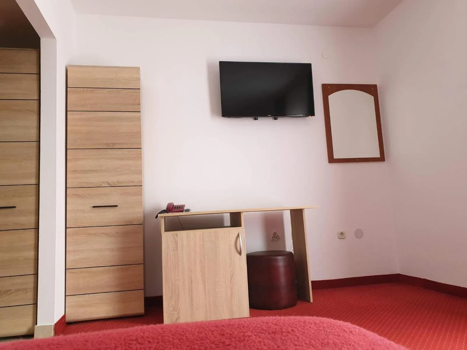 TV and multimedia in Hotel Mirni Kutak