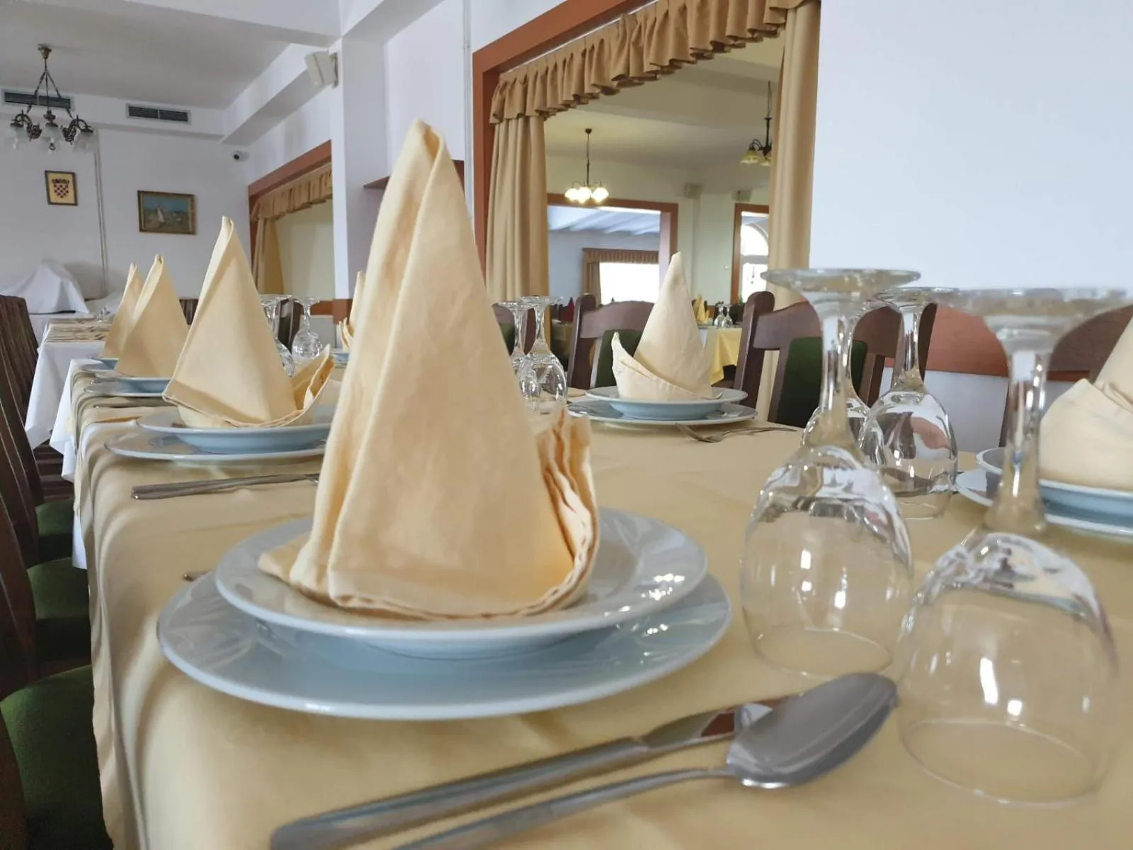 Restaurant/places to eat in Hotel Mirni Kutak