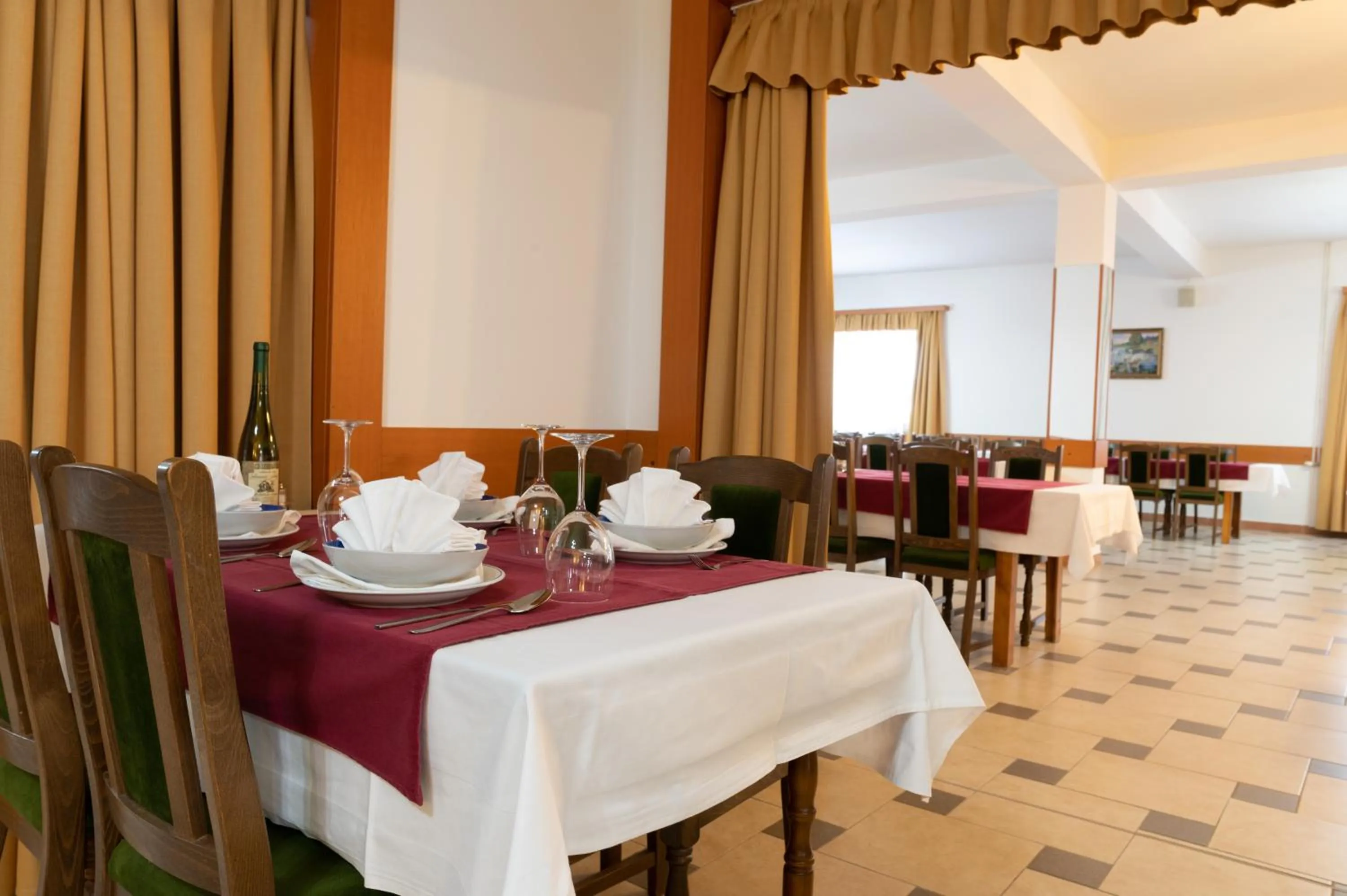 Restaurant/places to eat in Hotel Mirni Kutak