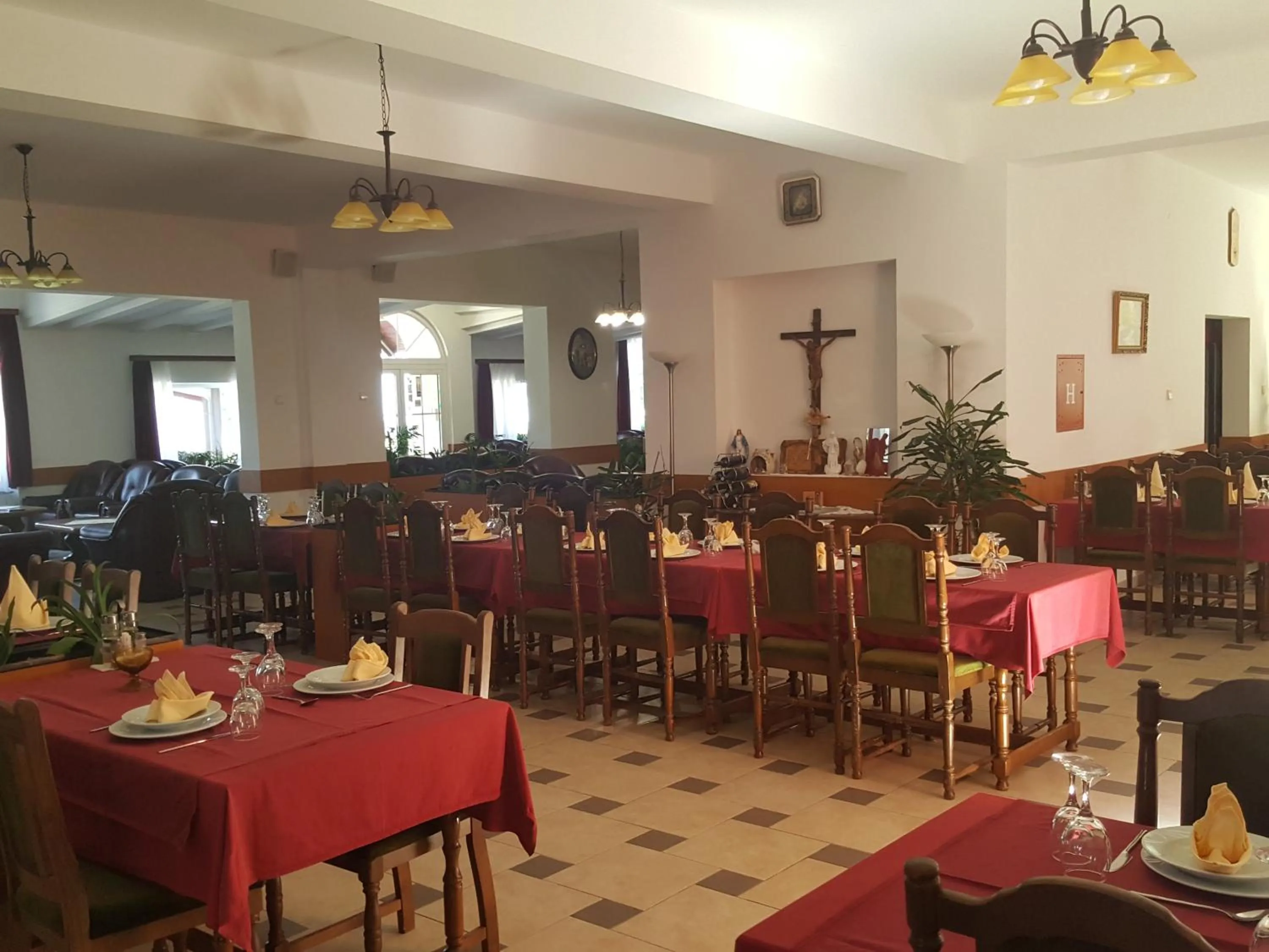 Restaurant/places to eat in Hotel Mirni Kutak