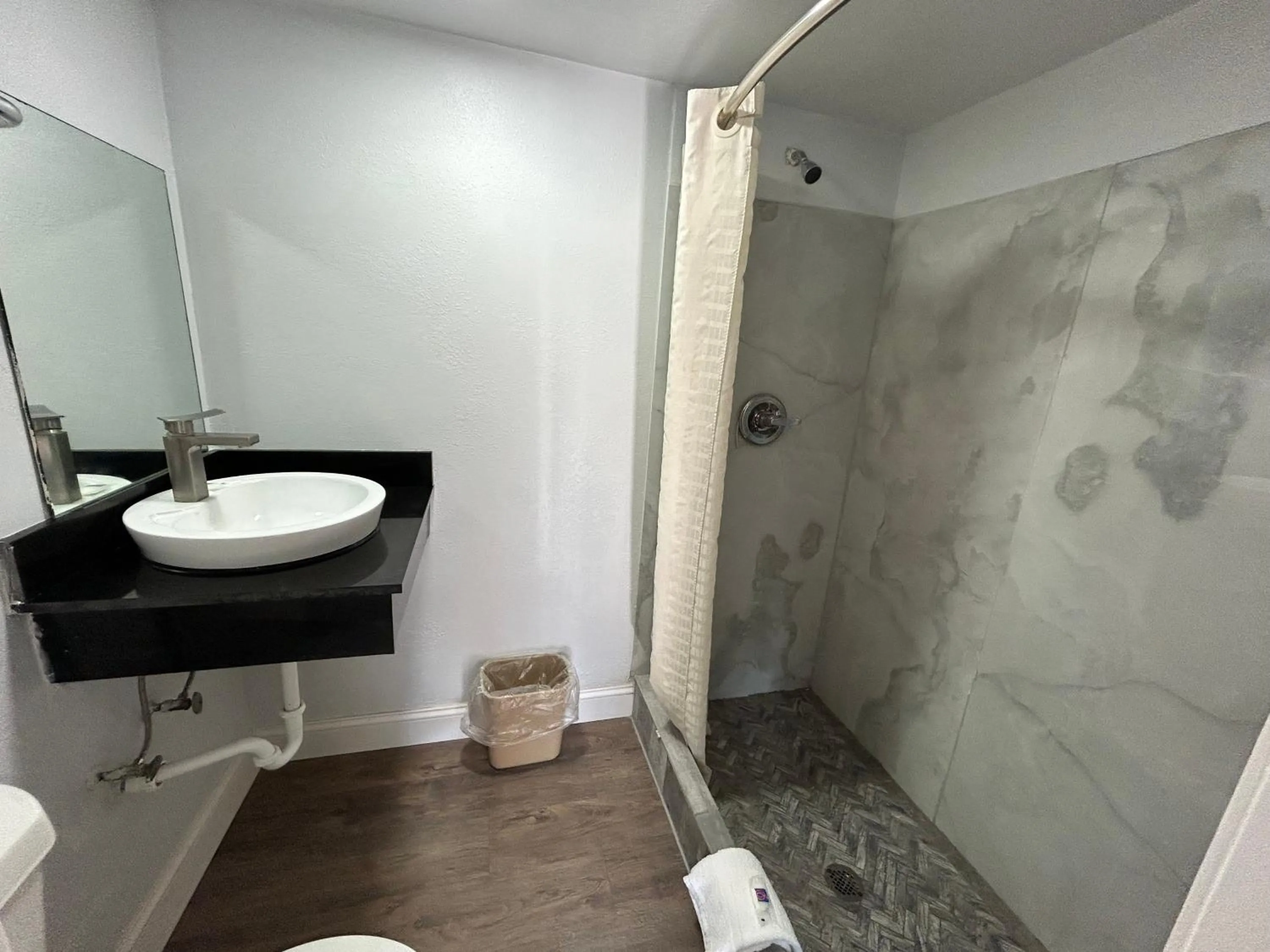 Bathroom in Motel 6 Ponca City, OK