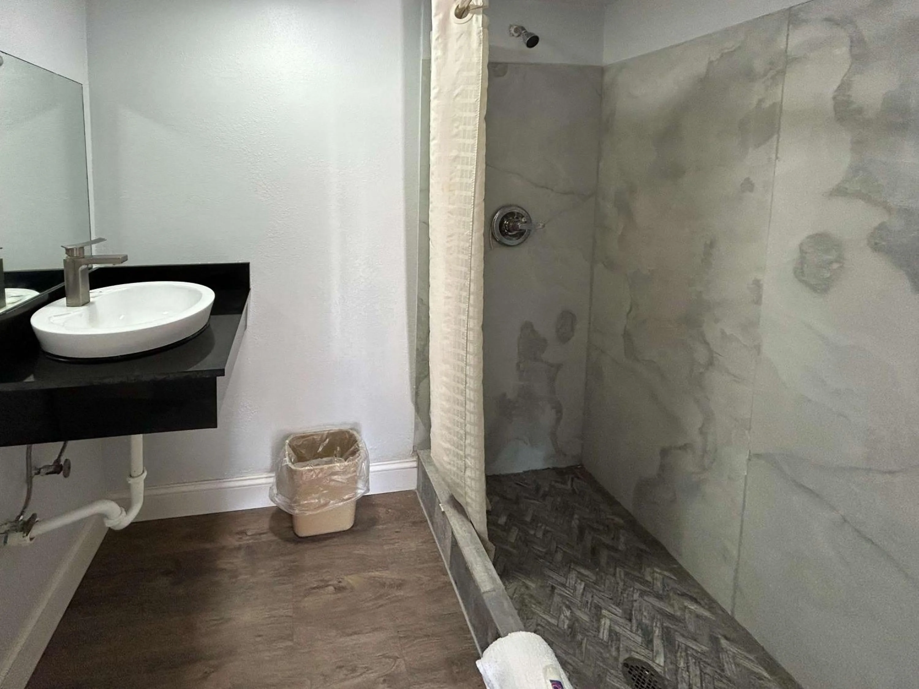 Bathroom in Regal Inn