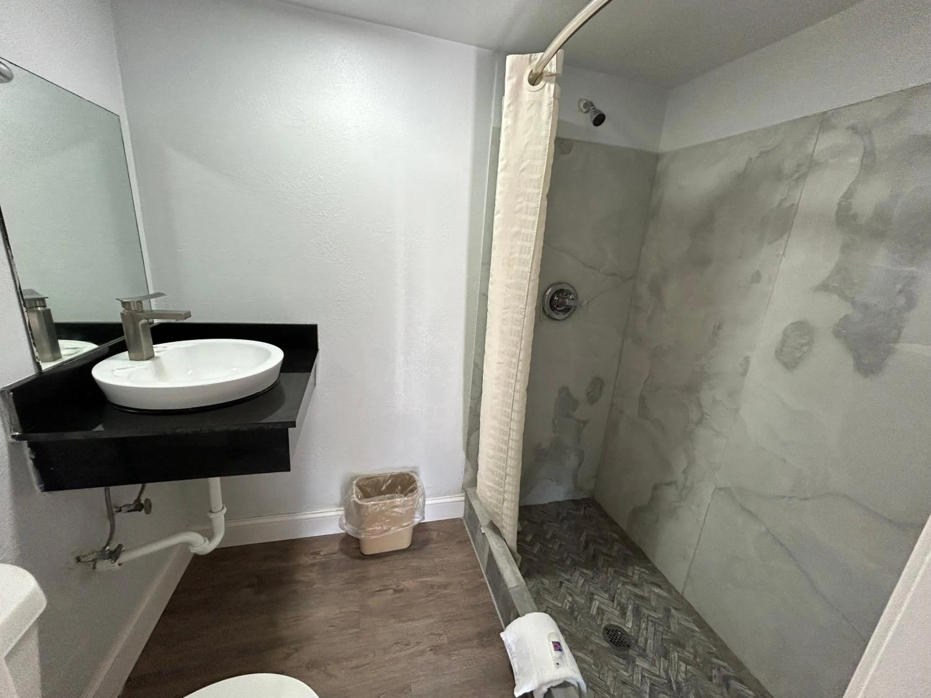 Bathroom in Motel 6 Ponca City, OK