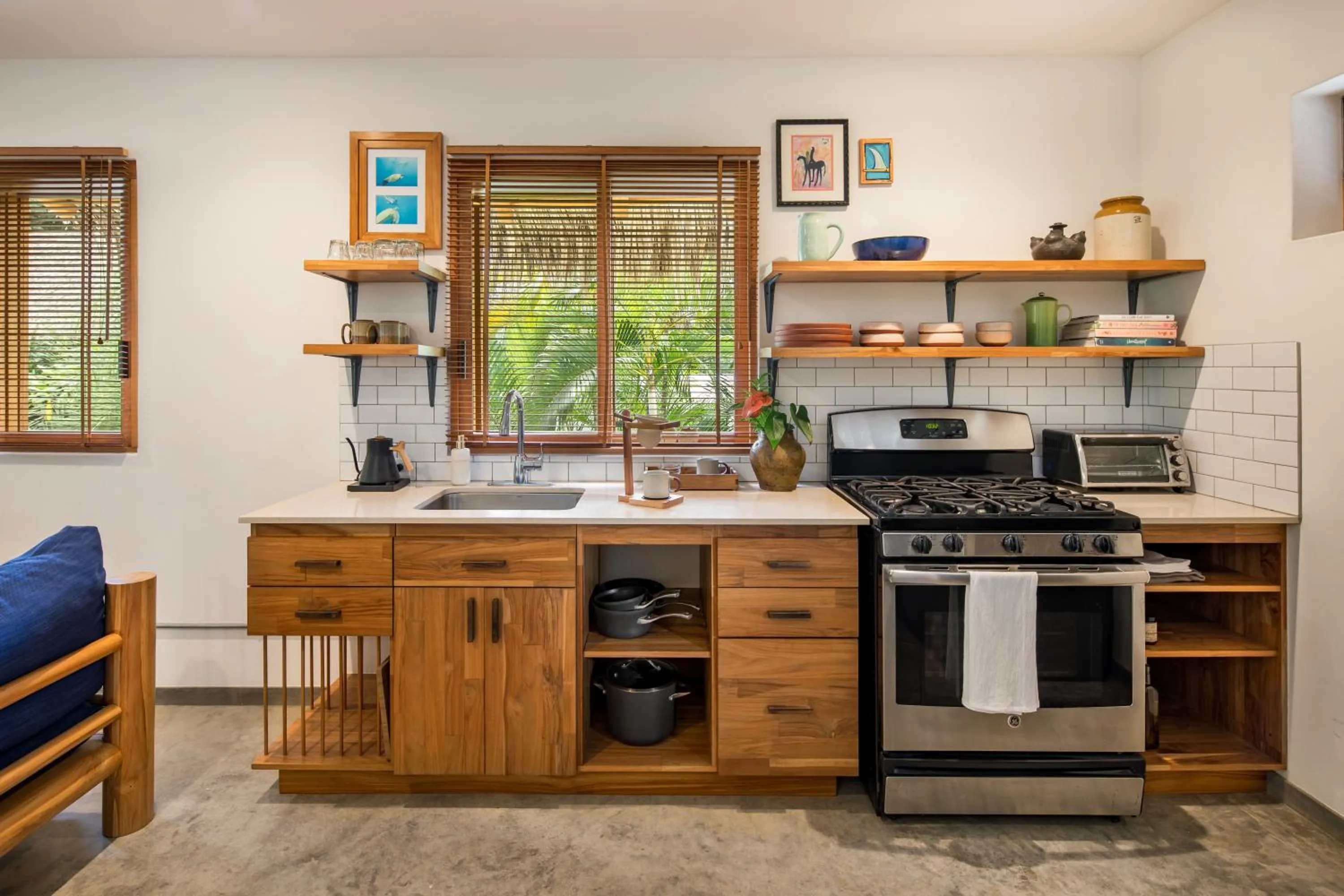 Kitchen or kitchenette in The Nomadic Hotel
