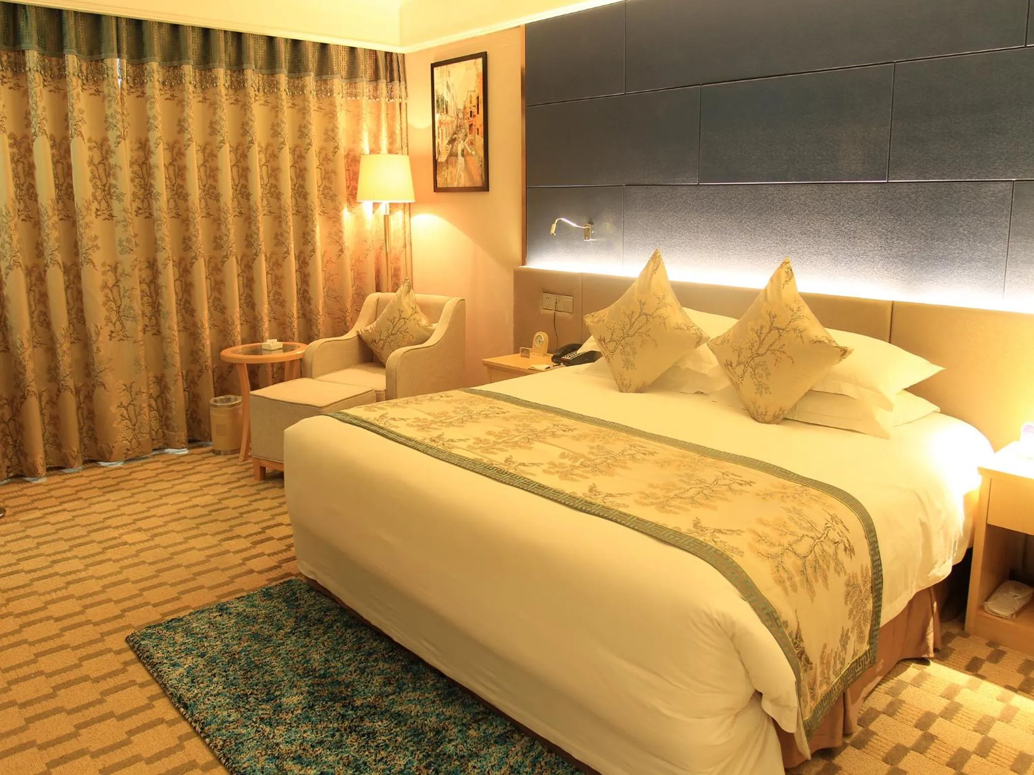 Bed in Hui Fu Jinling Hotel