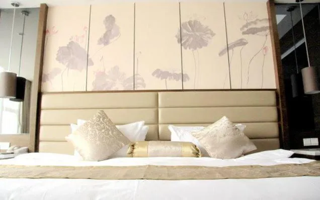 Bed in Huai'an Jinling Hotel