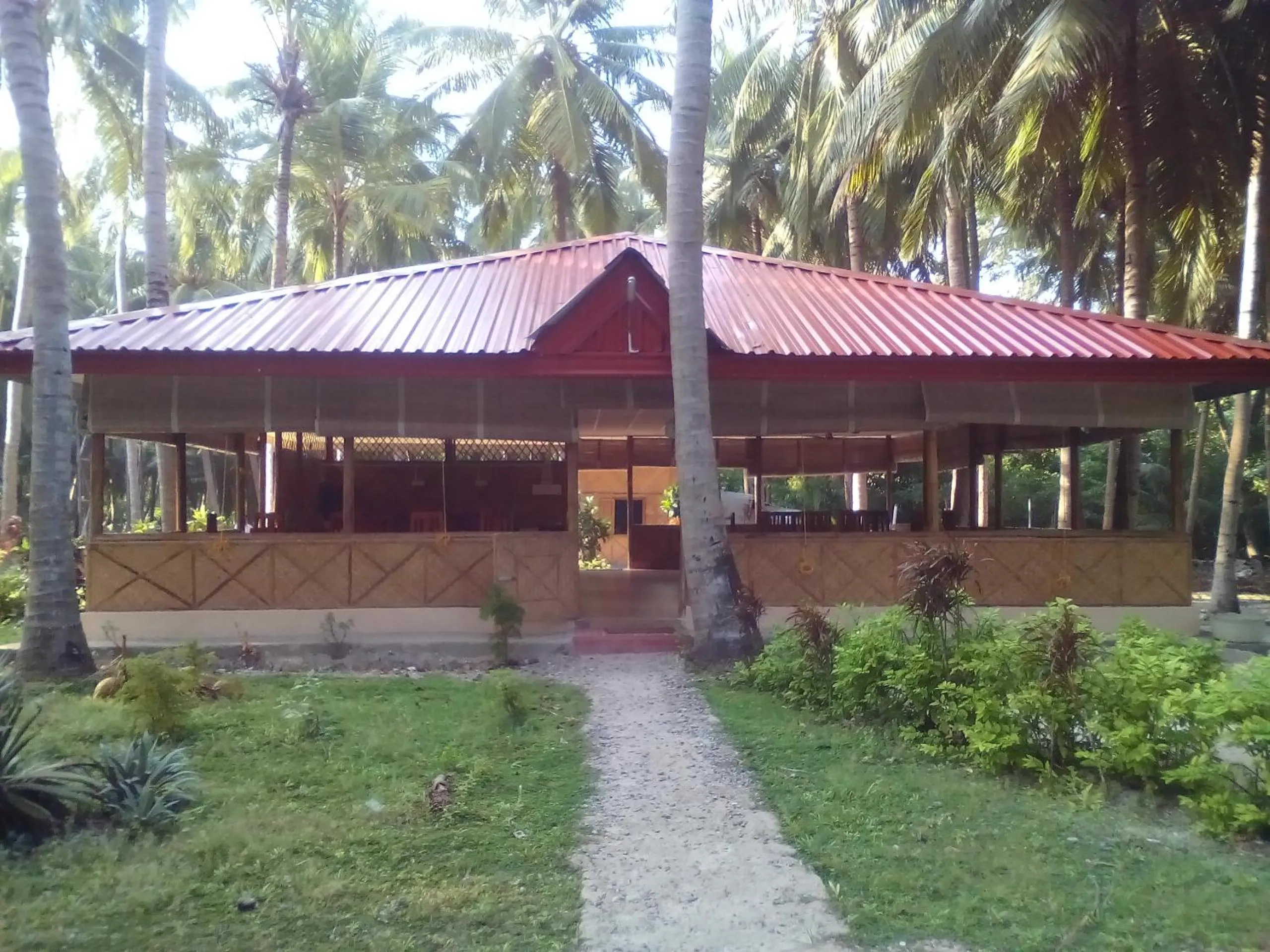 Facade/entrance in Coconhuts Beach Resort