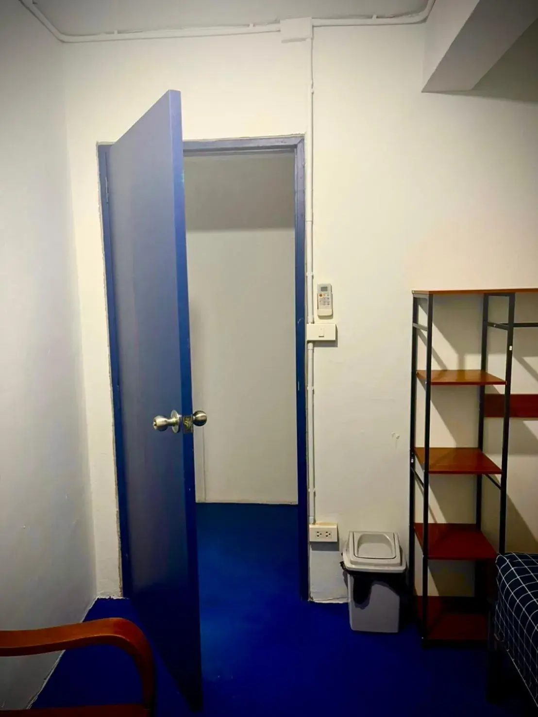 Economy Single Room in Hoft Hostel Bangkok Economy Single Room in Hoft Hostel Bangkok