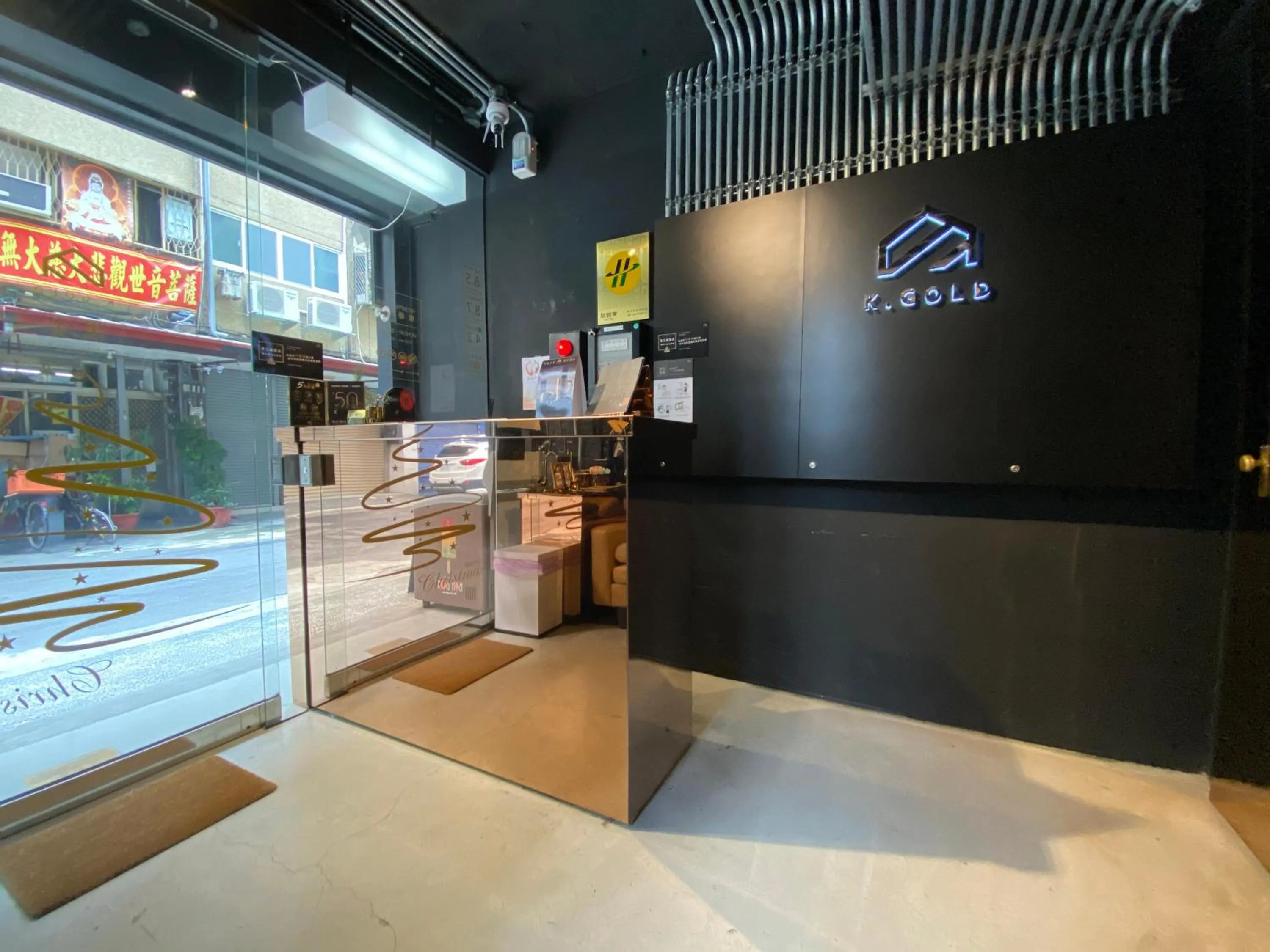 Lobby or reception in K. Gold