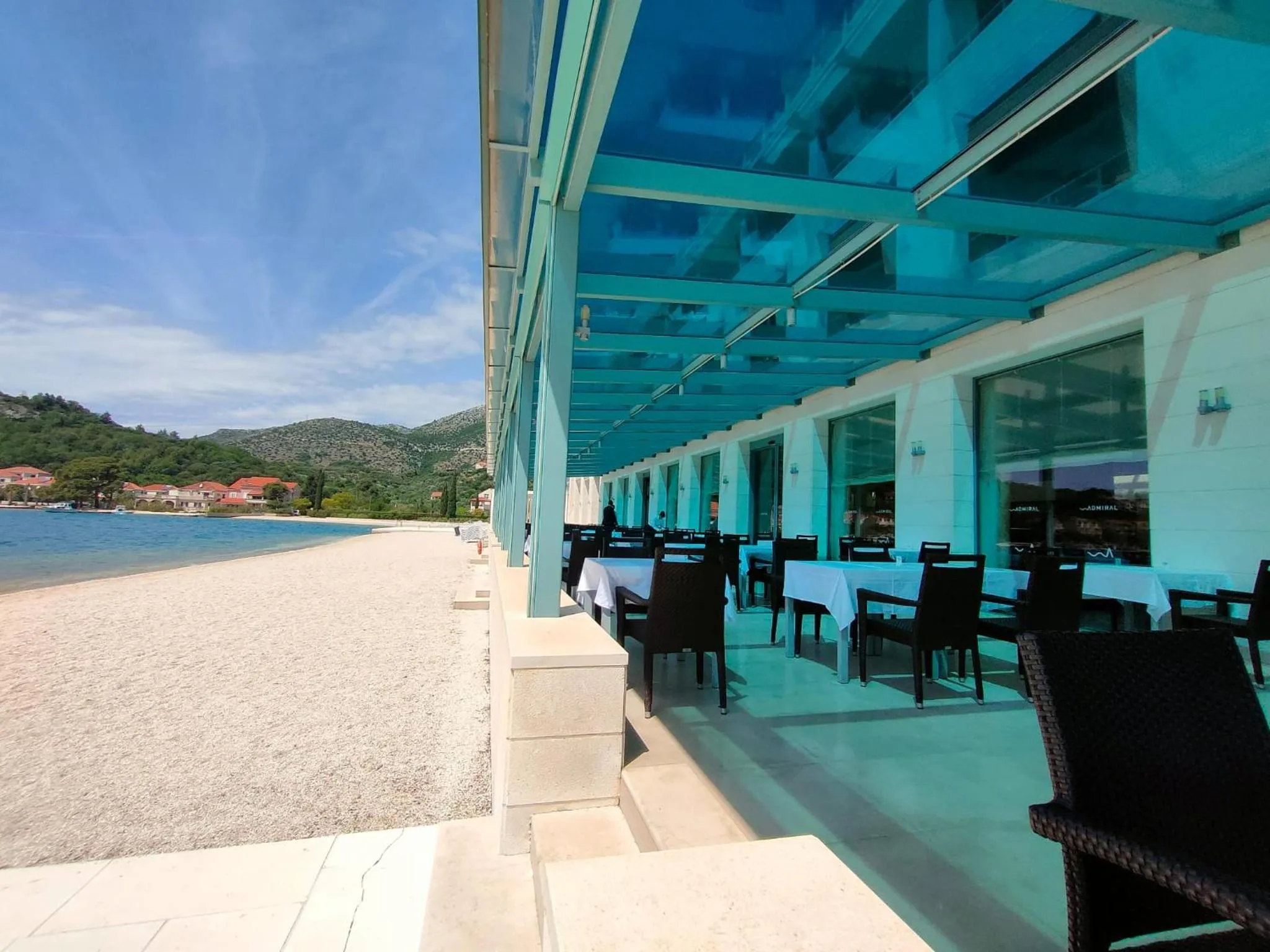 Restaurant/places to eat in Admiral Grand Hotel