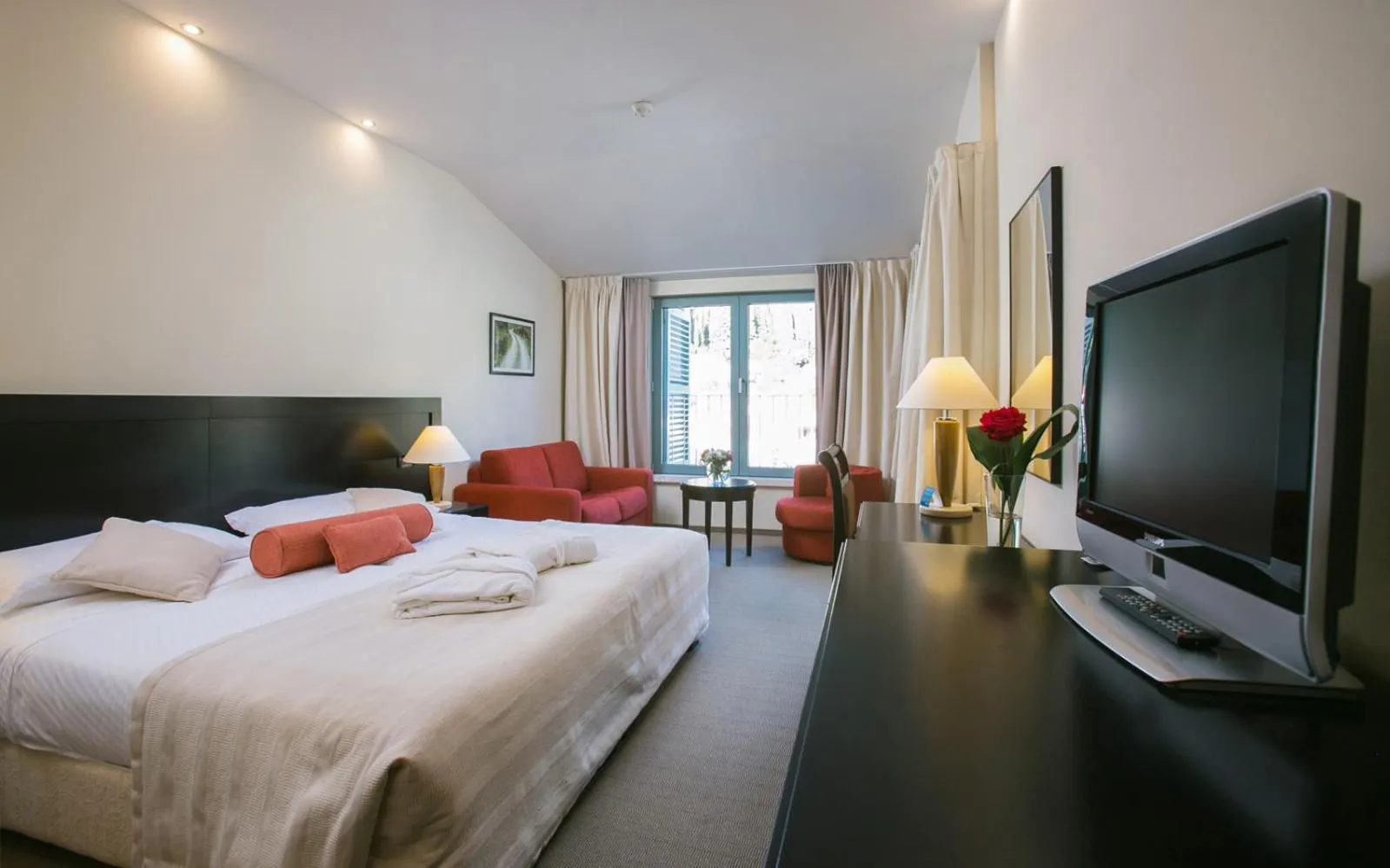 Photo of the whole room, Bed in Admiral Grand Hotel