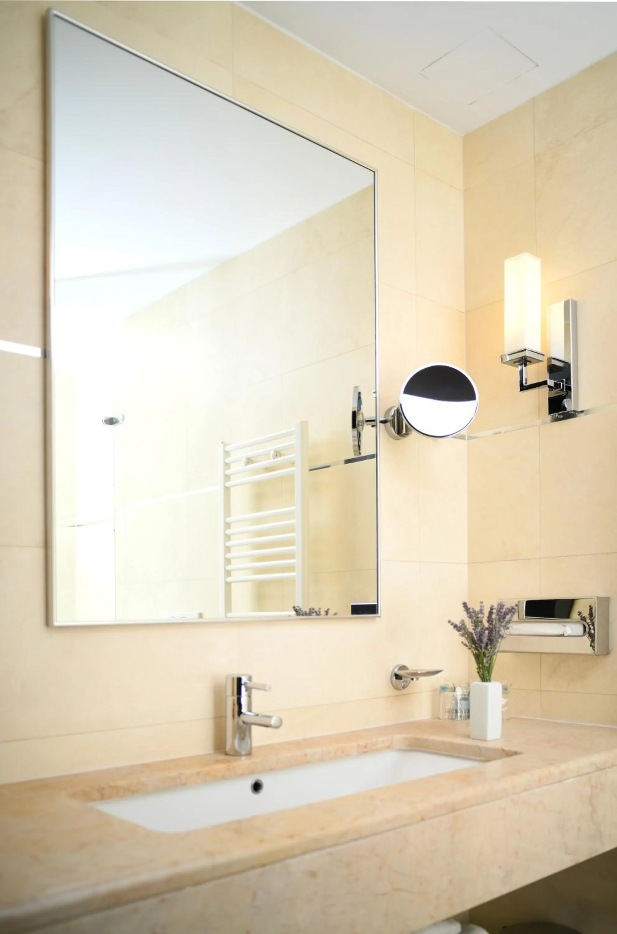 Bathroom in Admiral Grand Hotel