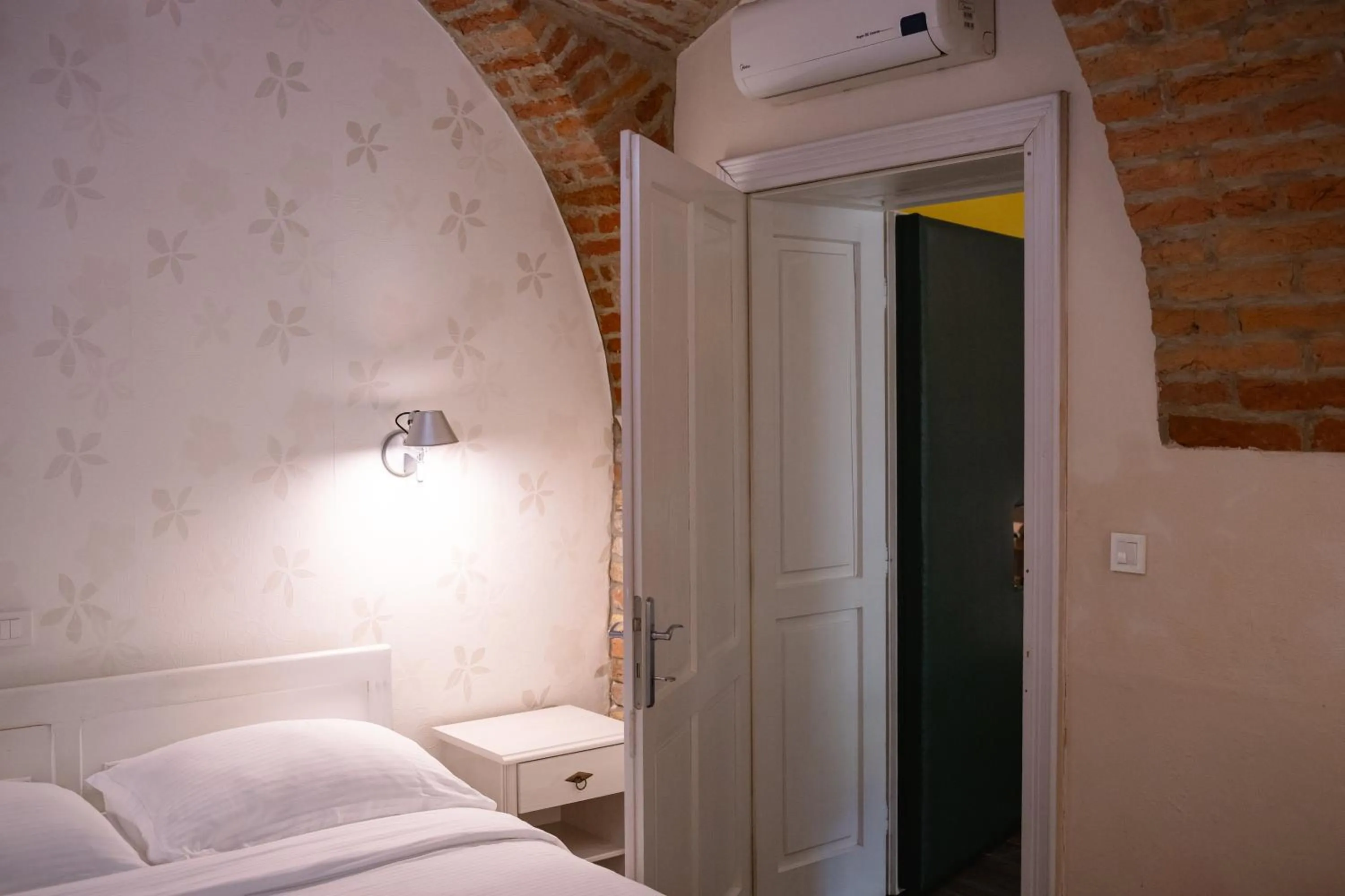 Photo of the whole room, Bed in Maksimilian Osijek