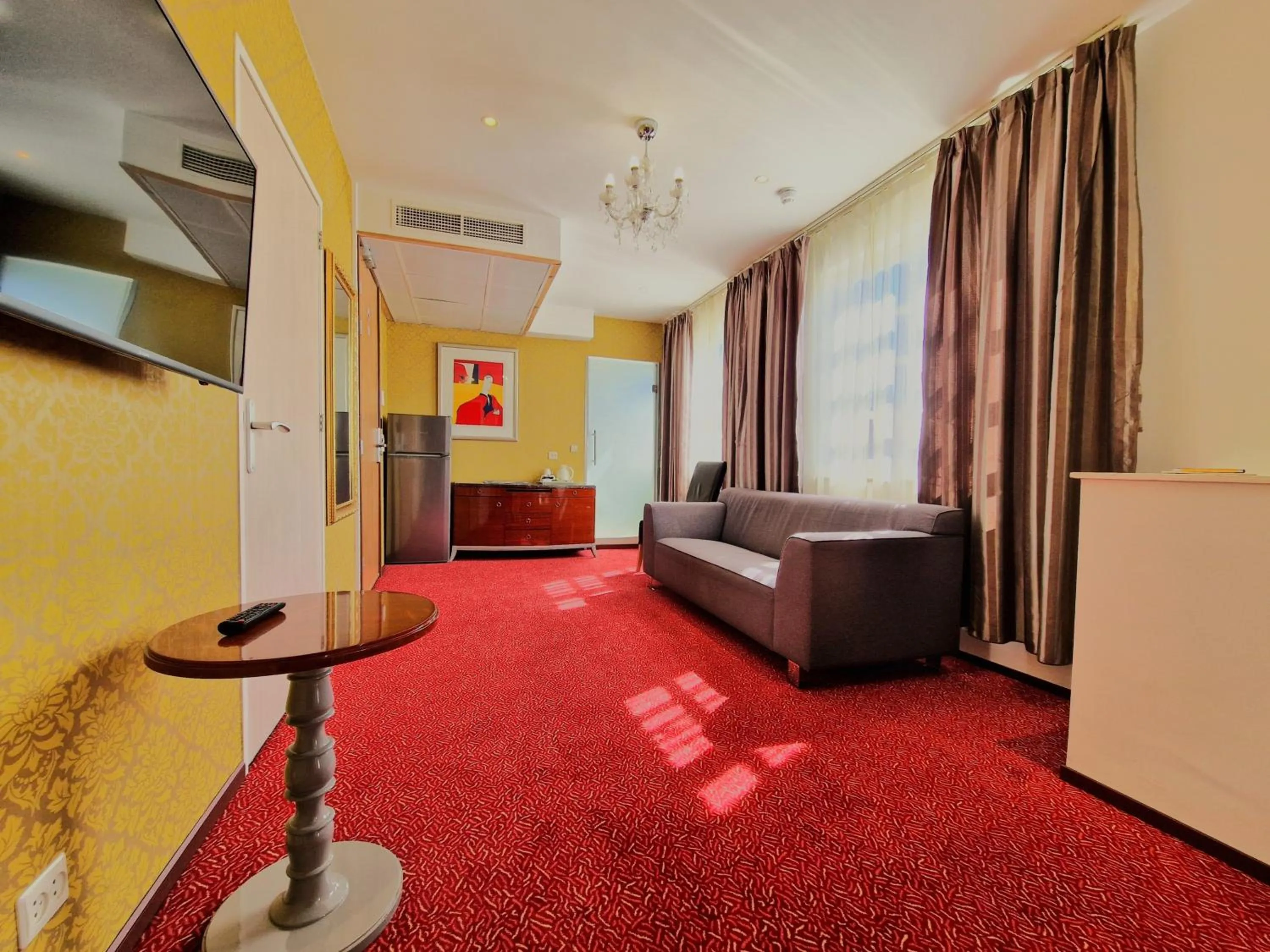 Deluxe Family Room (5 people) in Chasse Boutique Hotel