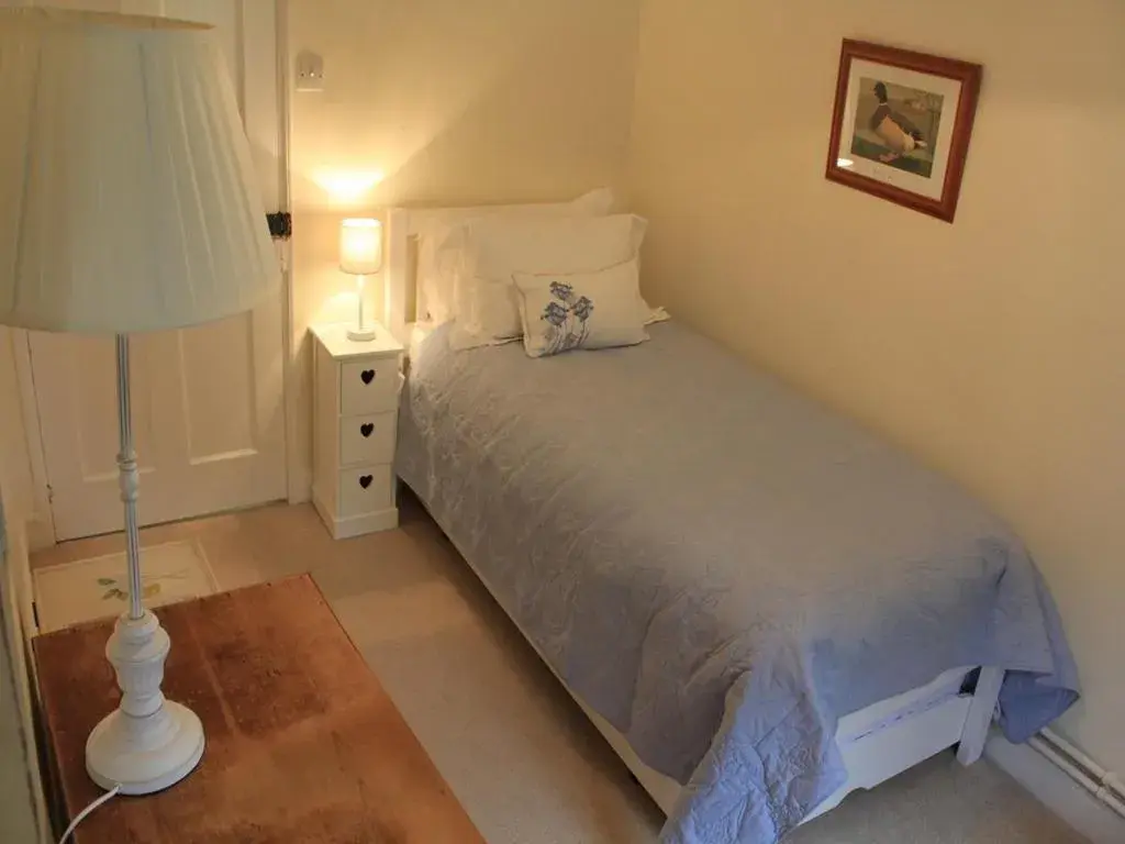Quadruple Room with Private Bathroom - single occupancy in Church Farmhouse B & B Quadruple Room with Private Bathroom - single occupancy in Church Farmhouse B & B
