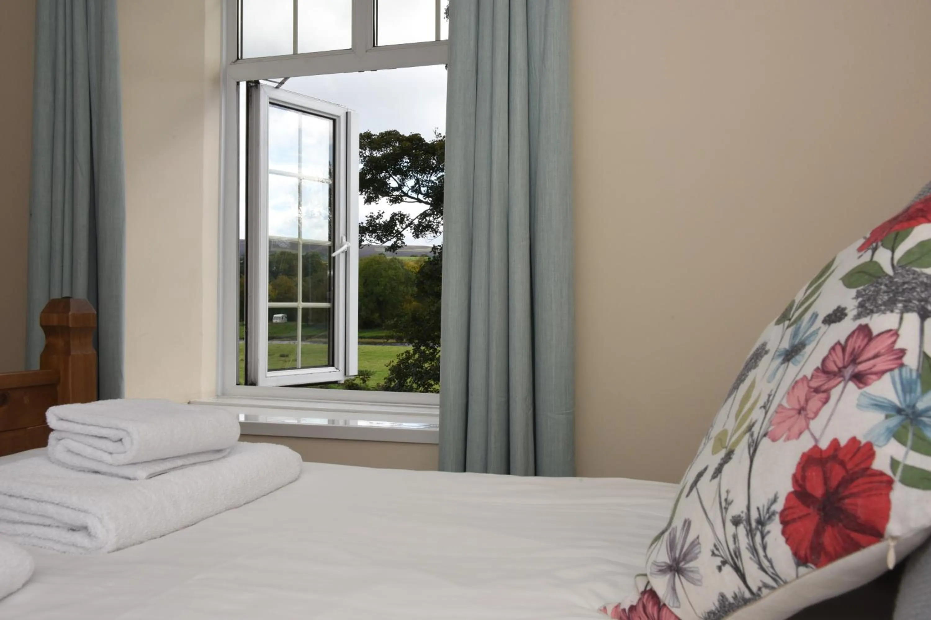 Bed in The Llanelwedd Arms Hotel