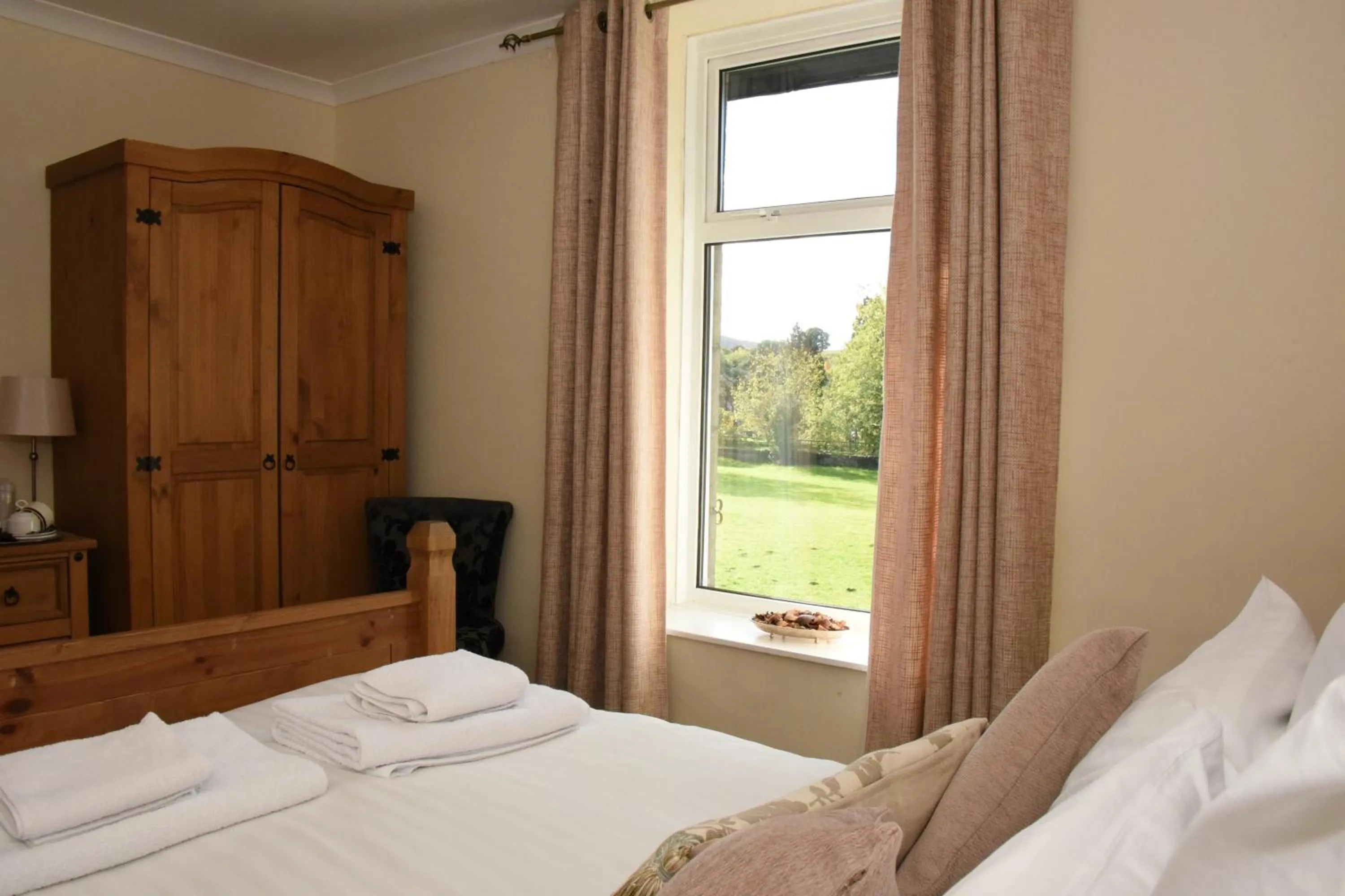 Bed in The Llanelwedd Arms Hotel