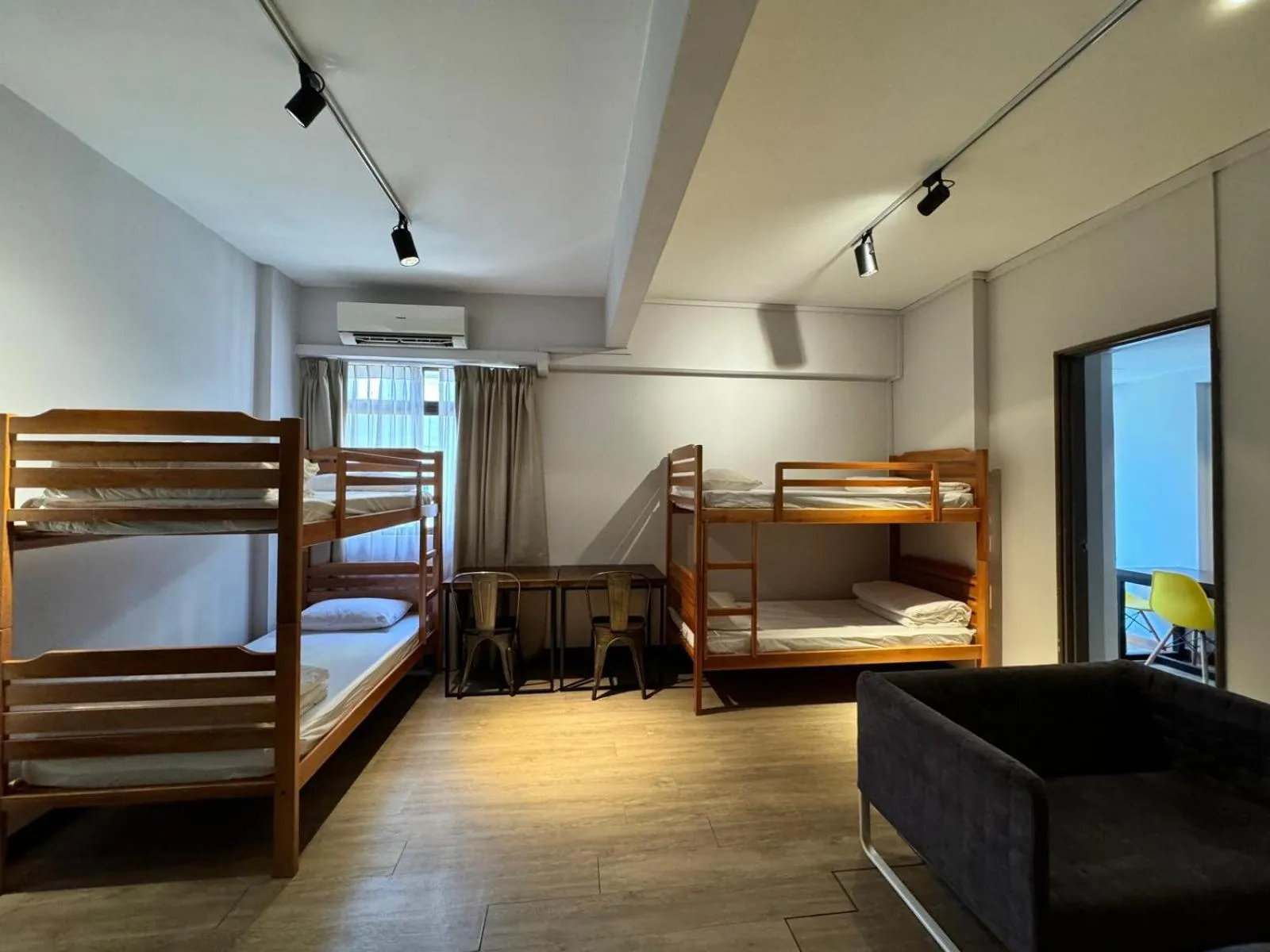 Photo of the whole room, Bed in Greatwood Residence at Devonshire