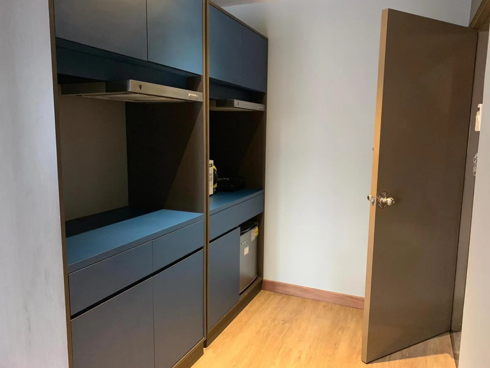 Kitchen or kitchenette in Greatwood Residence at Devonshire