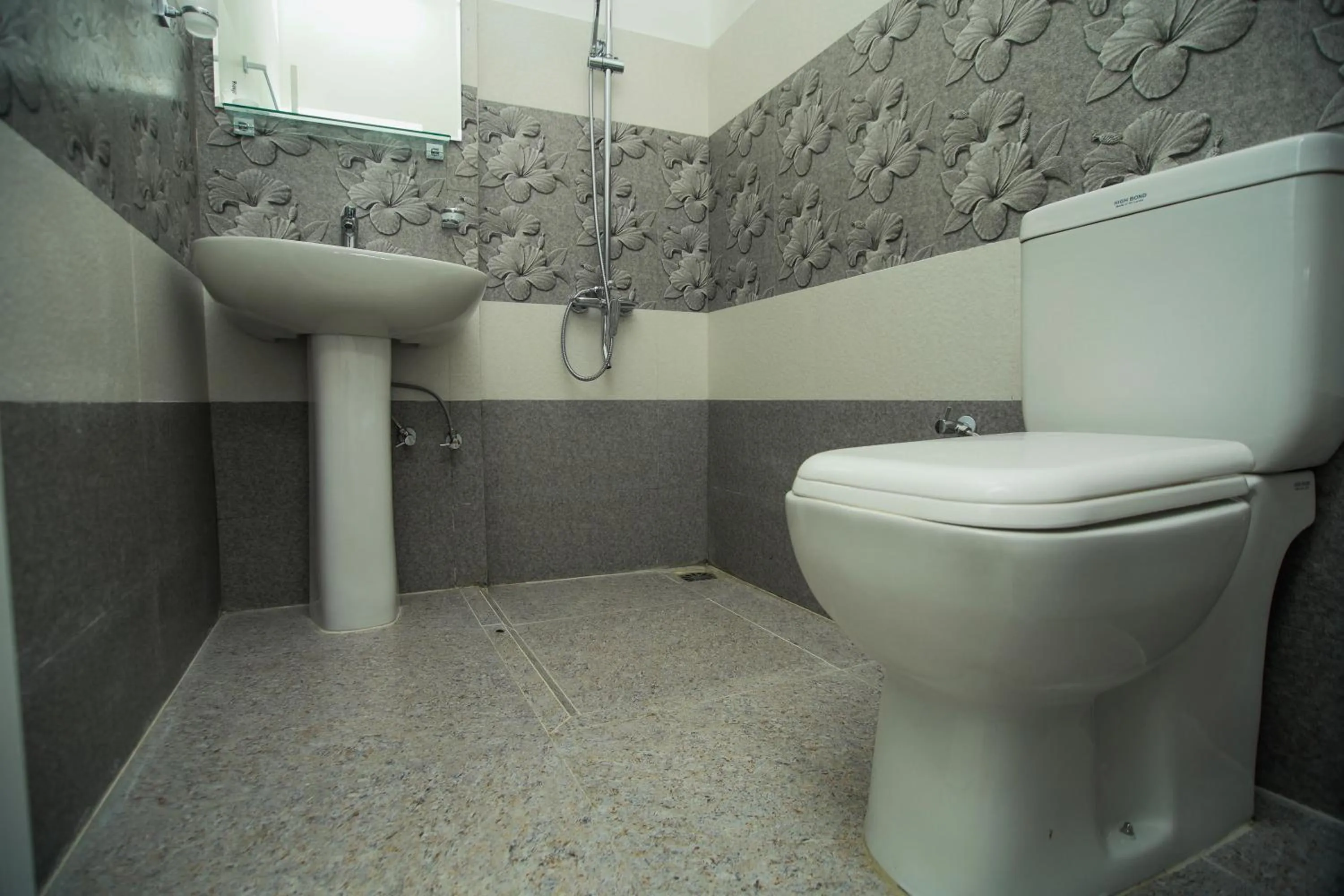 Bathroom in Dinaro Guest