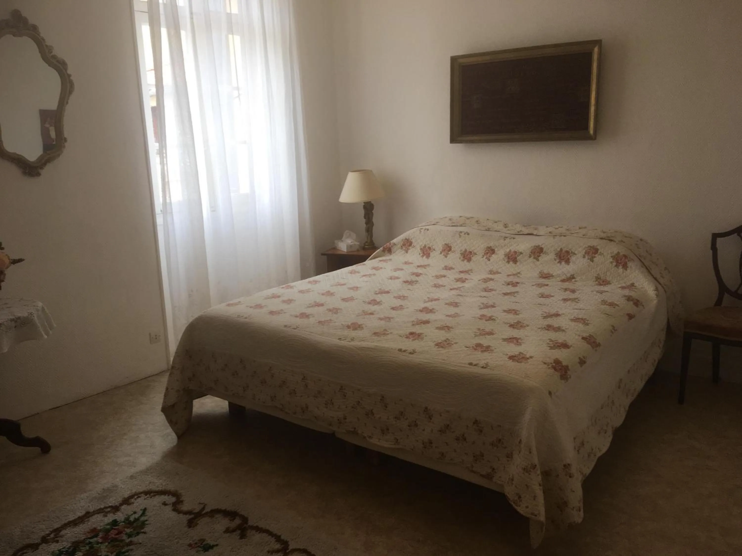 Bed in Poppys Chambres d'Hotes