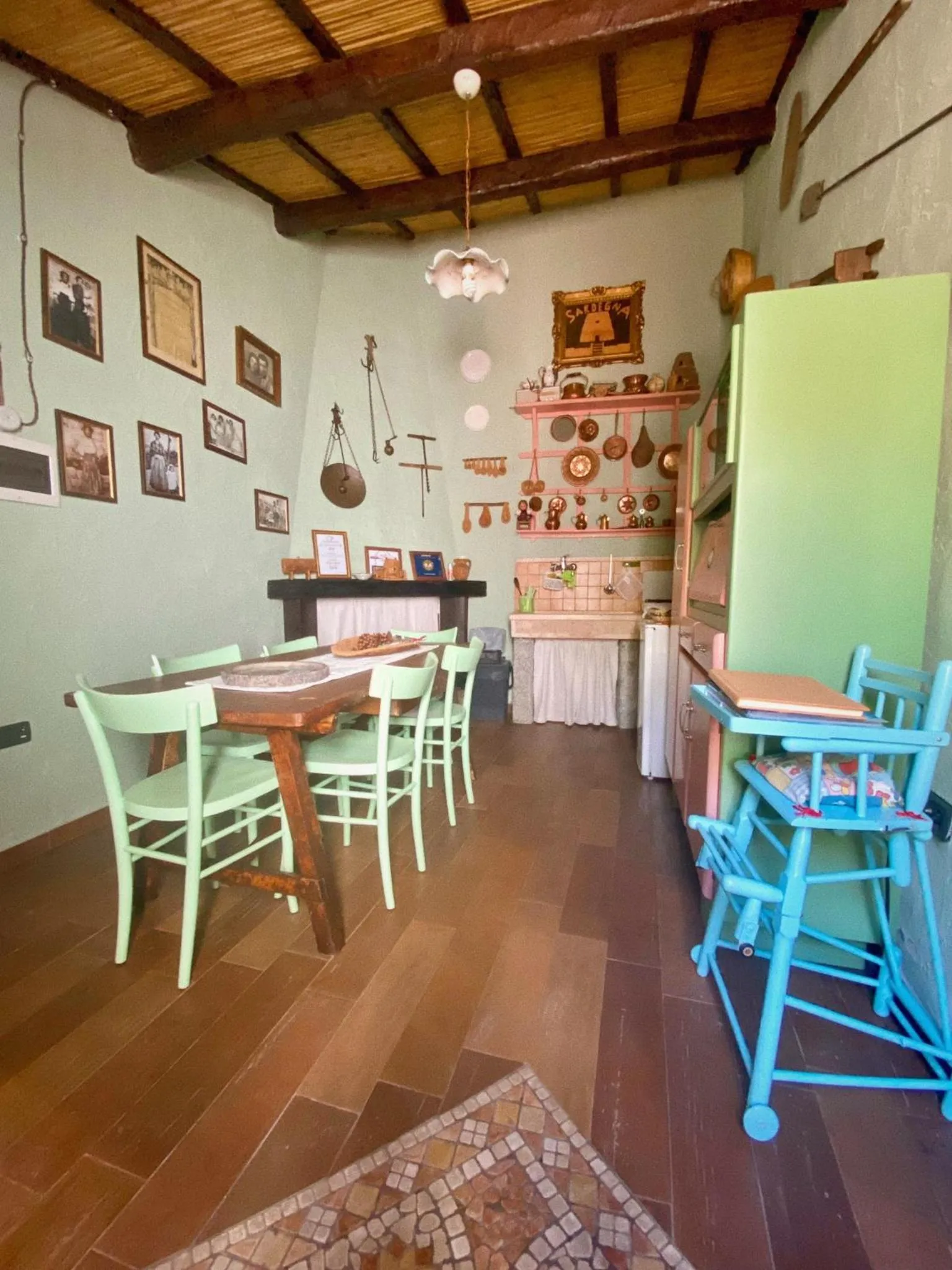 Dining area in Domos Antigas