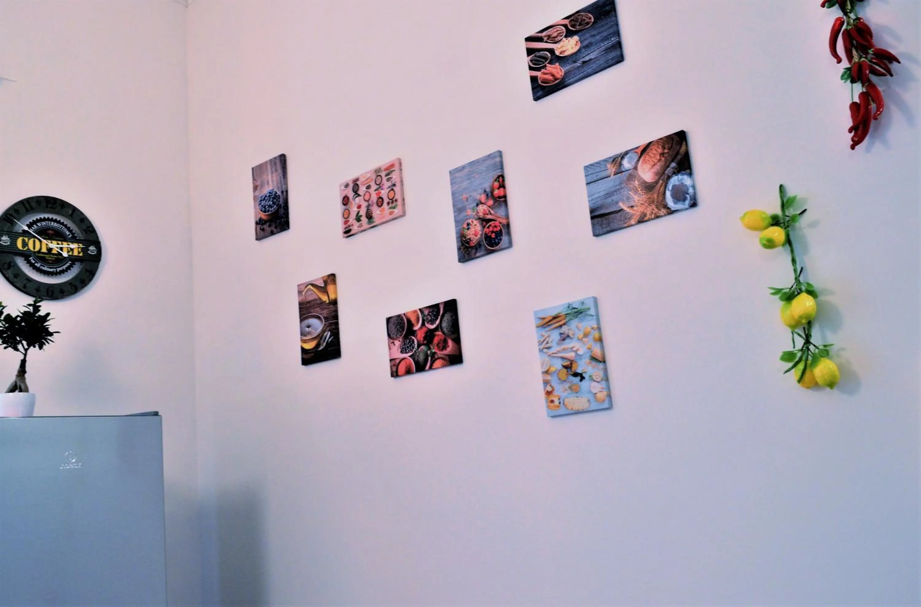 Decorative detail in Napoli Station B&B