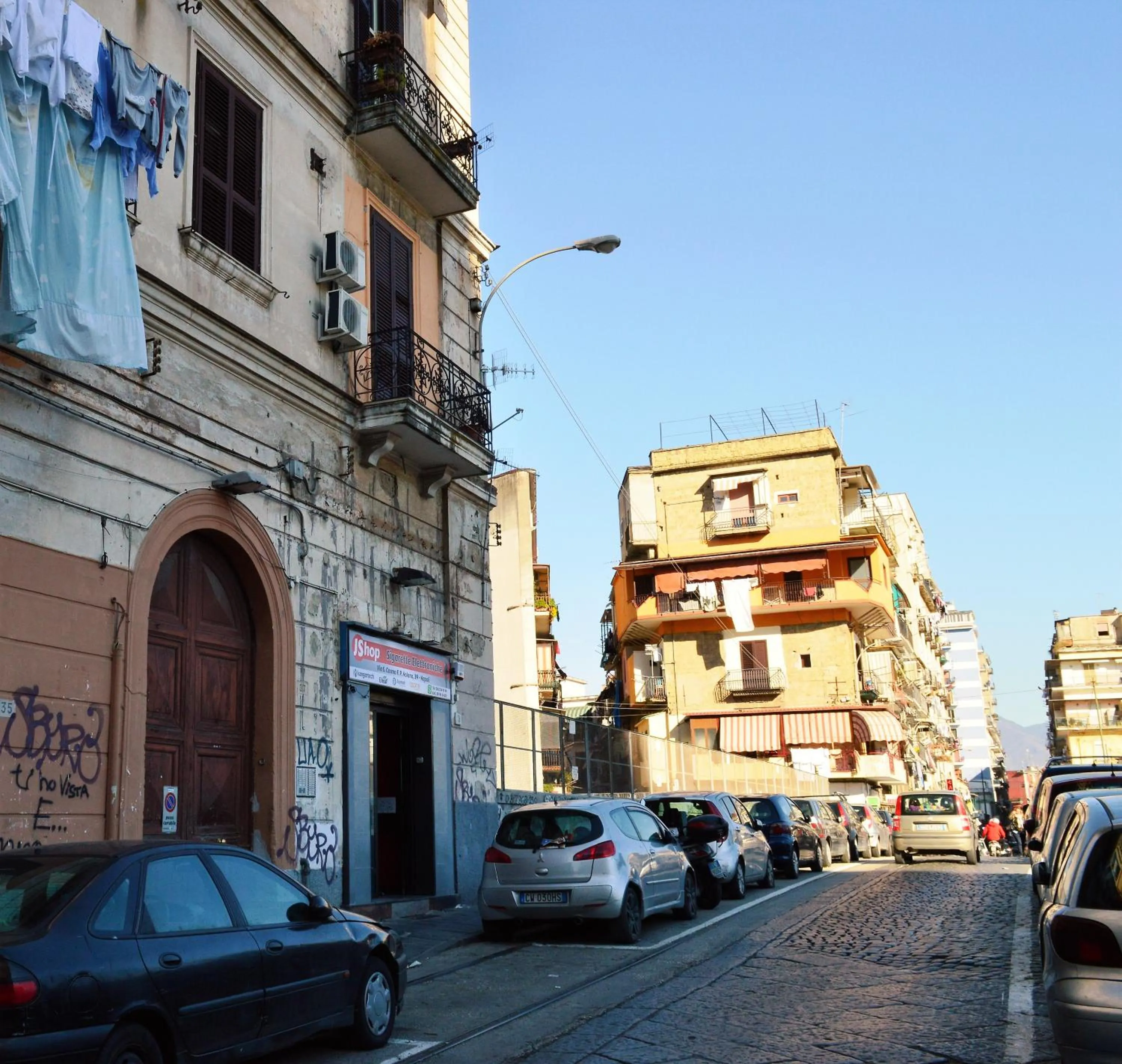 Facade/entrance in Napoli Station B&B