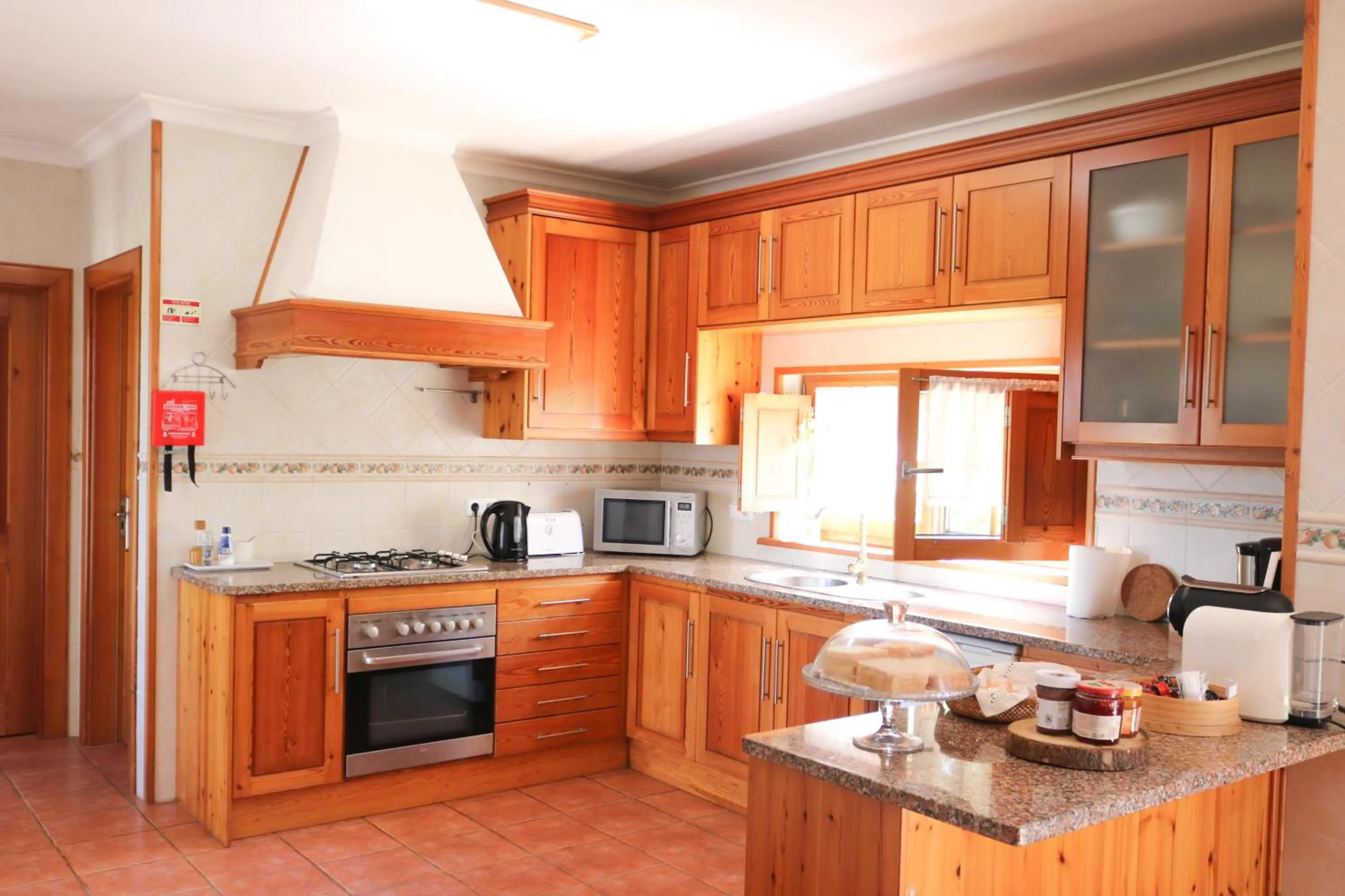 Kitchen or kitchenette in Quinta Amarela - B&B