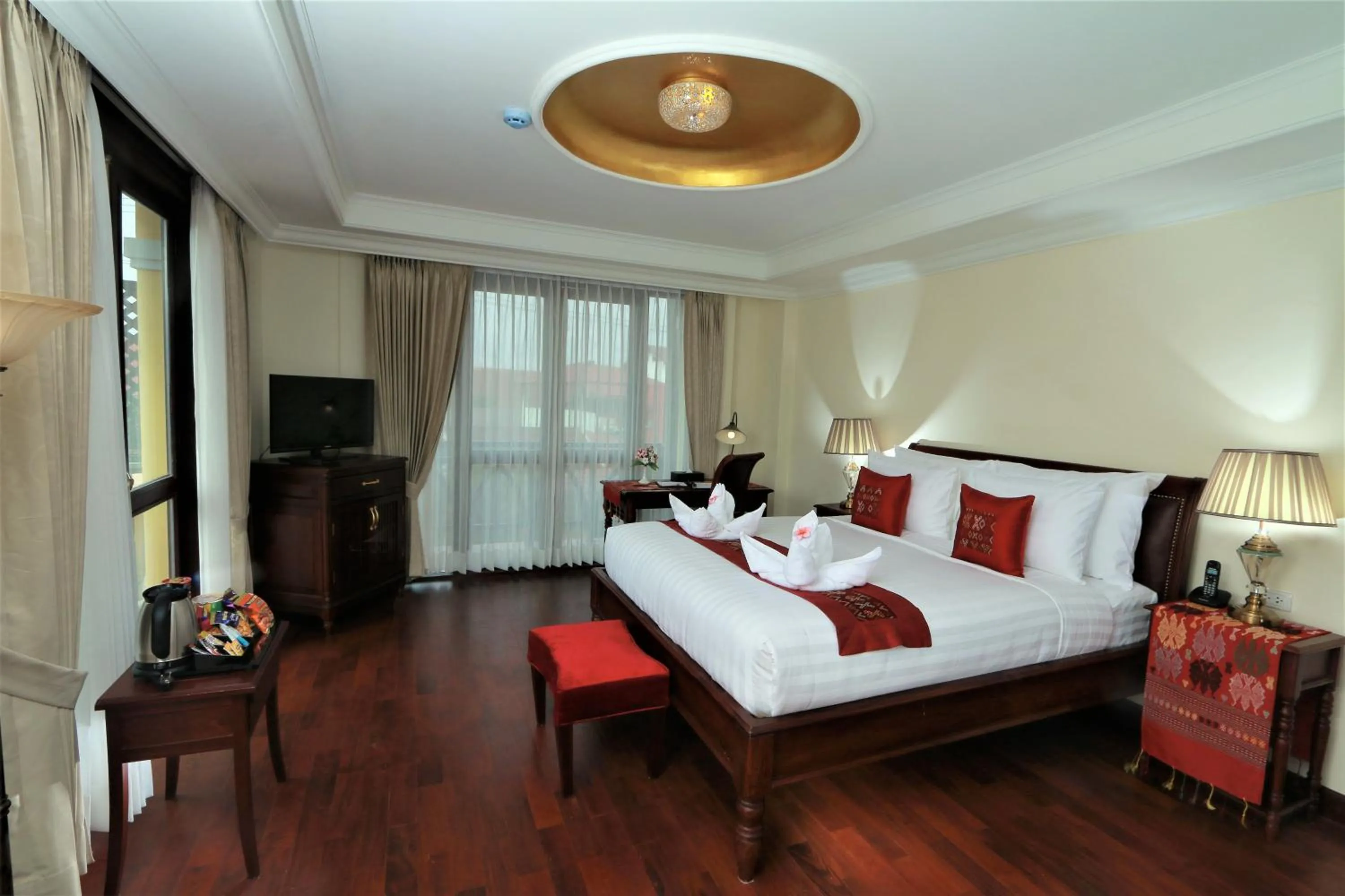 Bed in Phasouk Vien Chantra Hotel