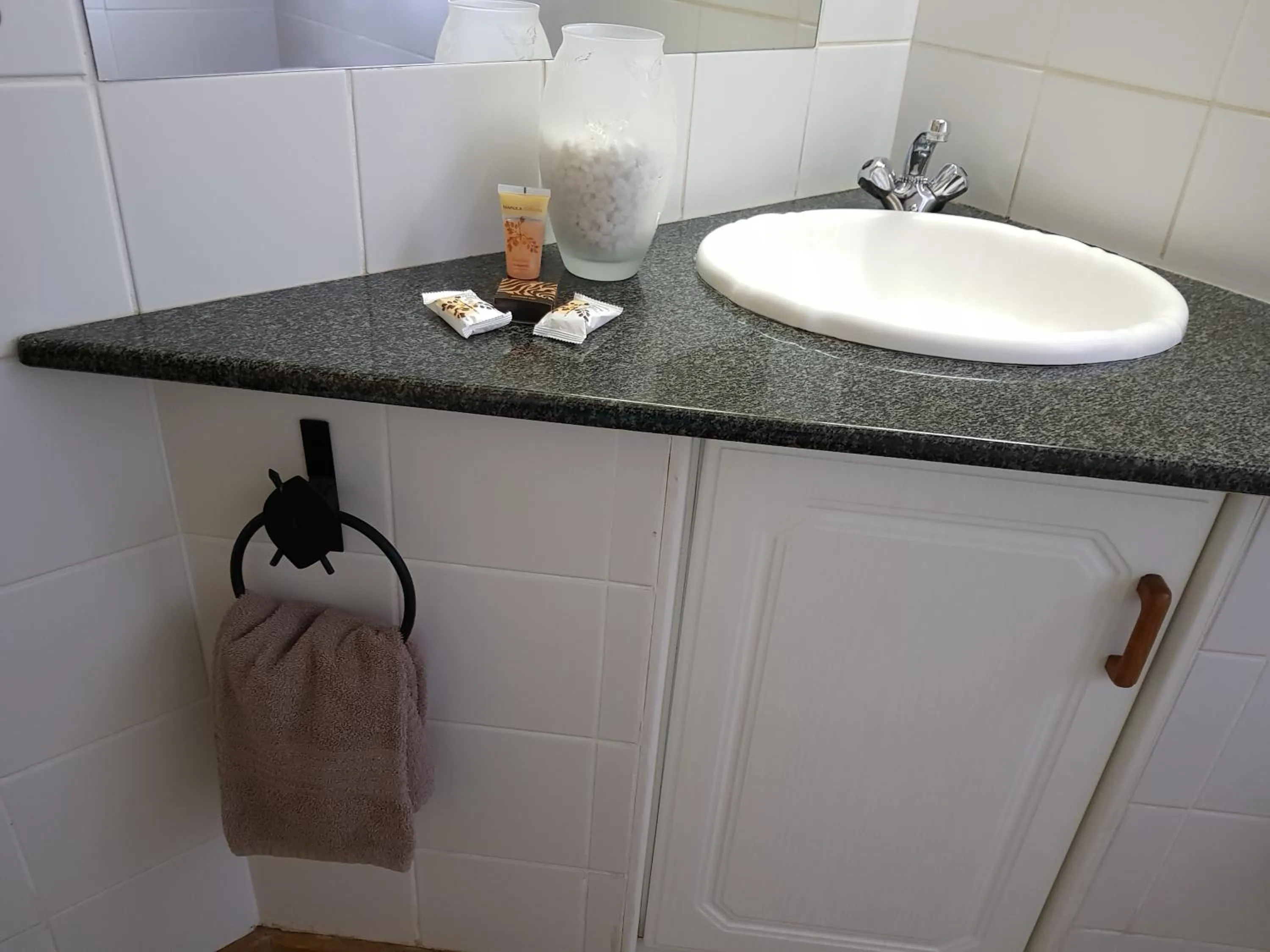 Bathroom in Shingalana Guest Lodge