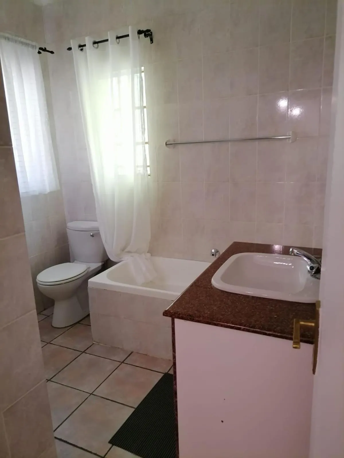 Toilet in Shingalana Guest Lodge