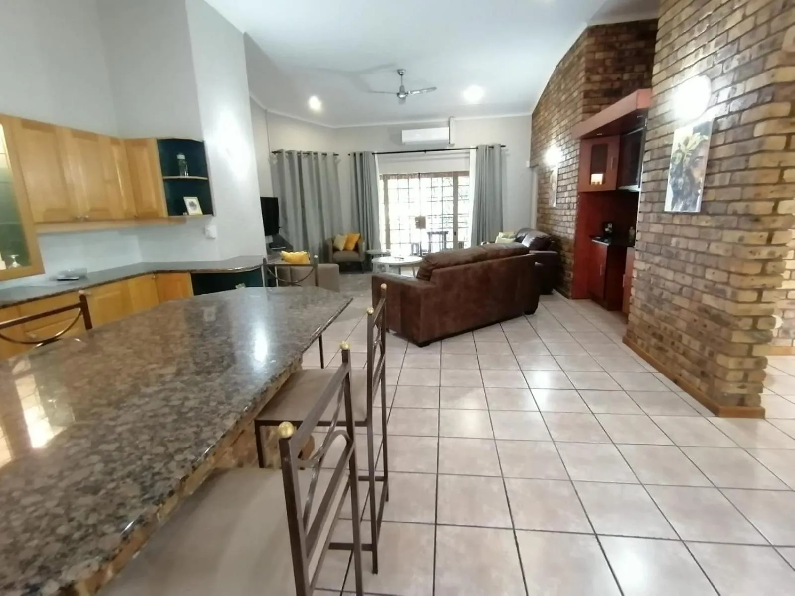 Kitchen or kitchenette in Shingalana Guest Lodge