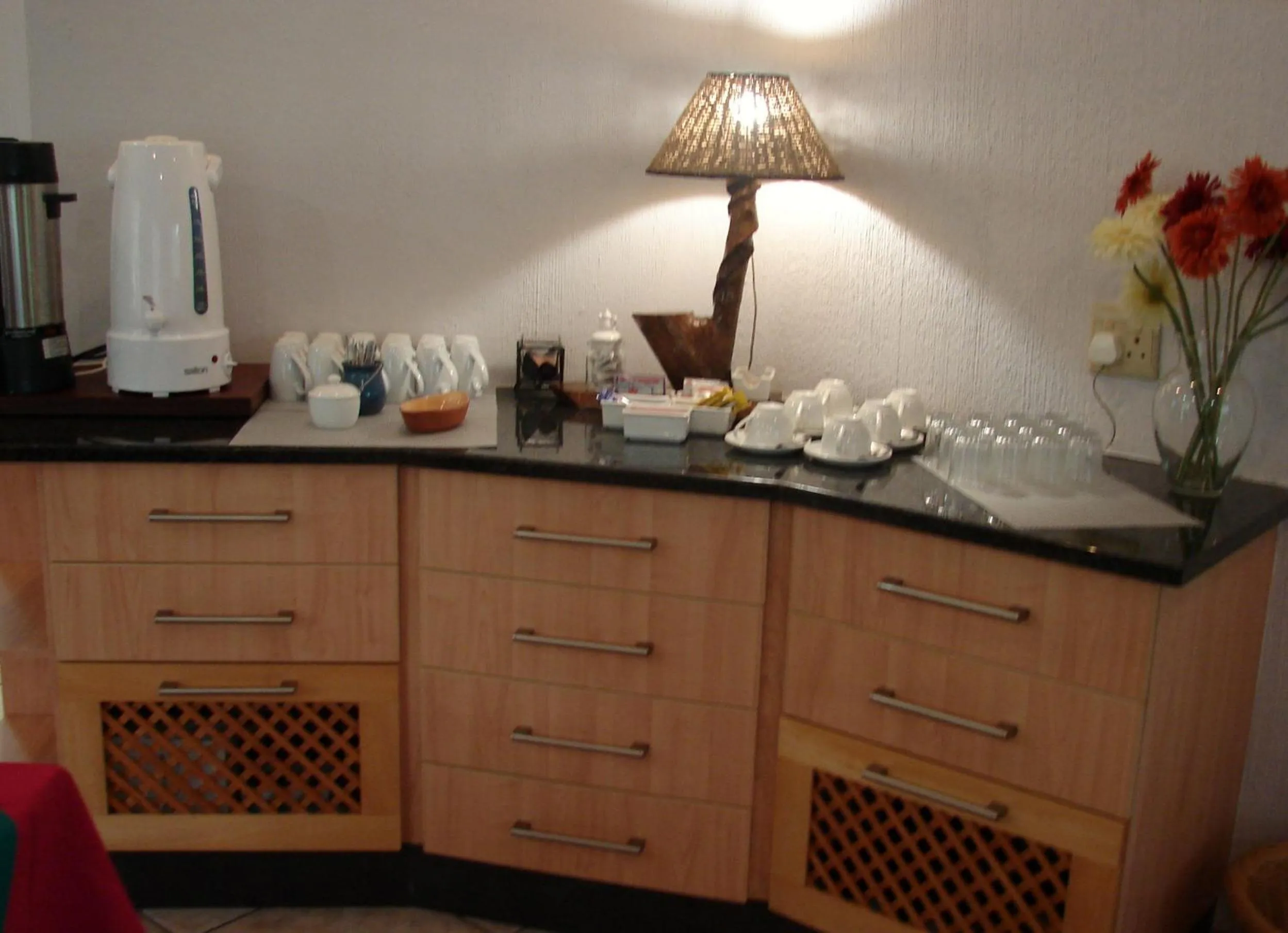 Coffee/tea facilities in Shingalana Guest Lodge