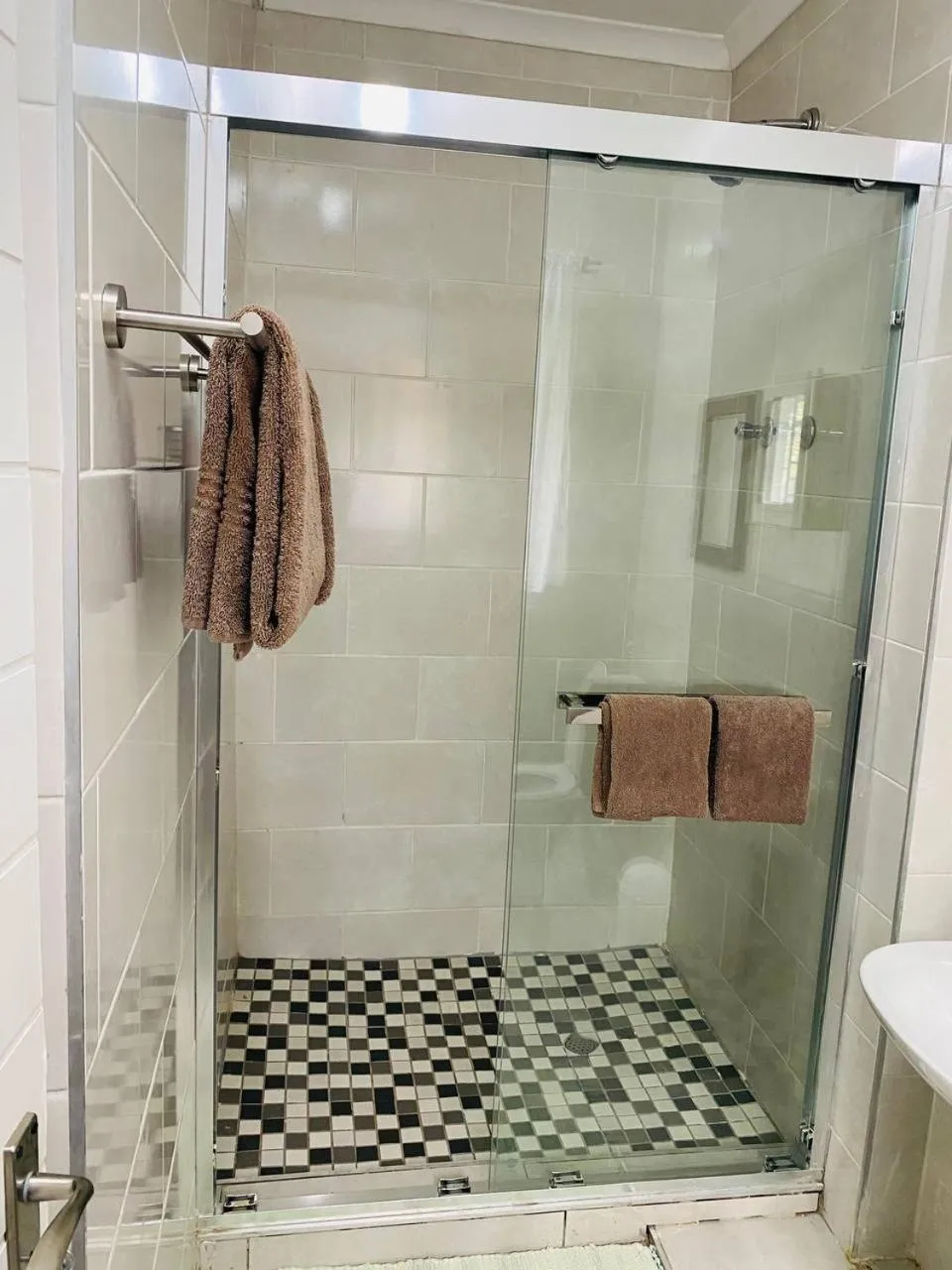 Shower in Shingalana Guest Lodge