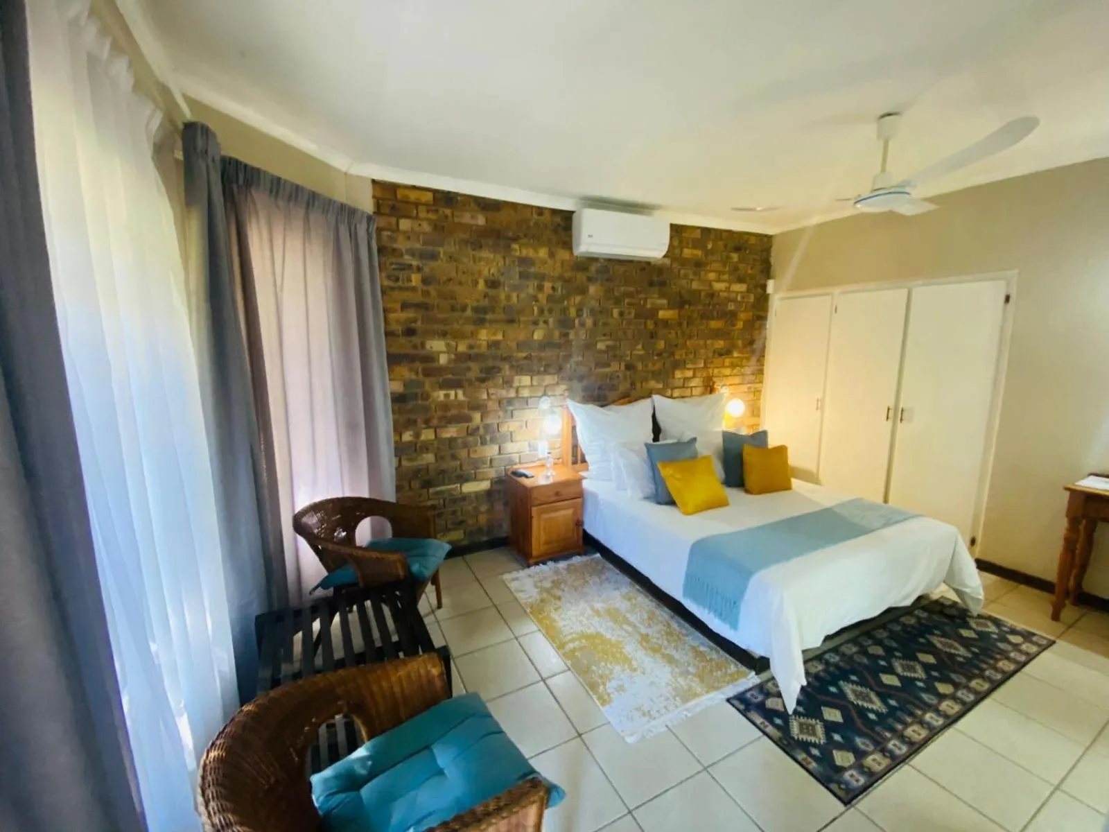 Bed in Shingalana Guest Lodge