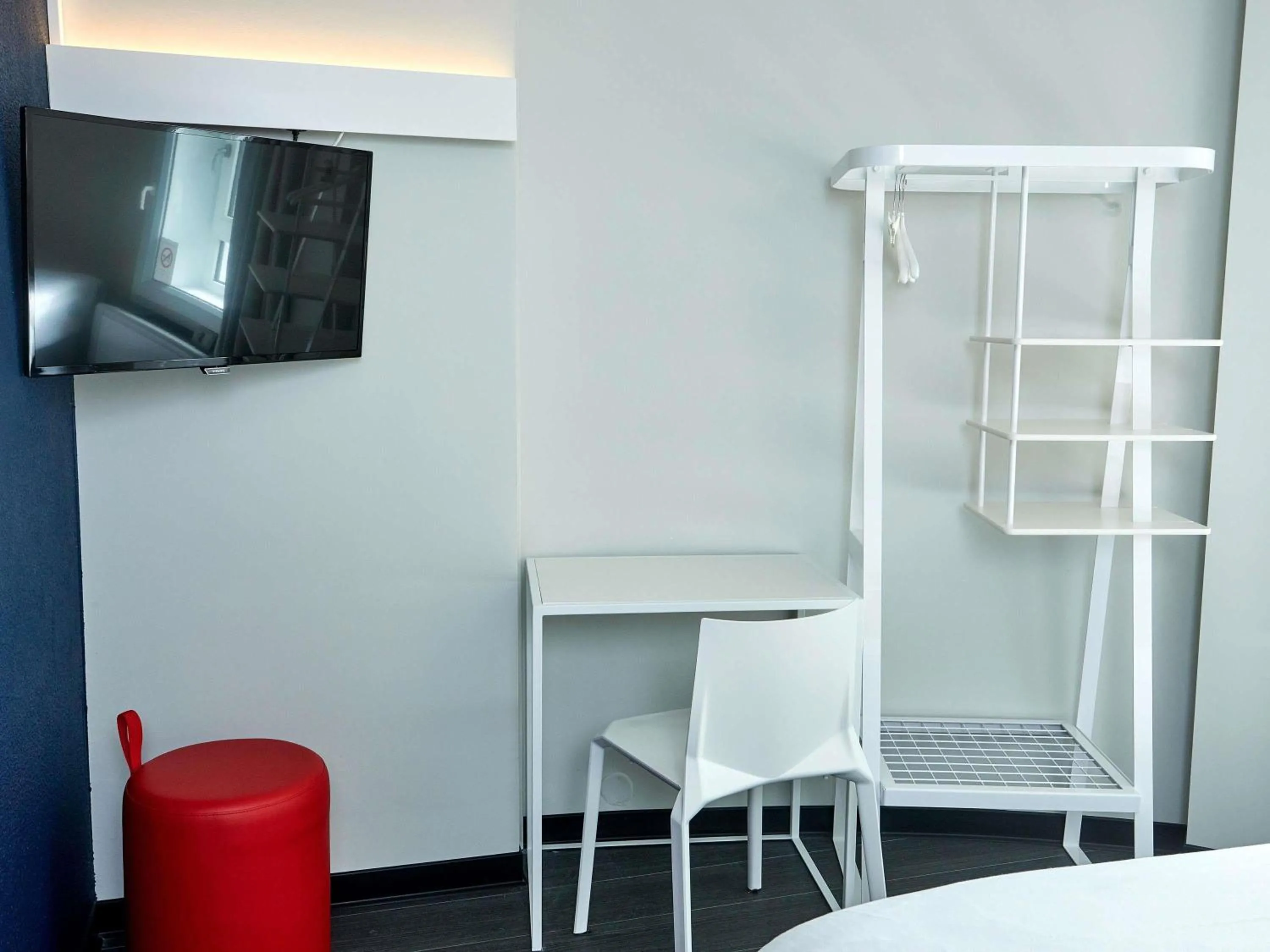 Bedroom in ibis Auxerre Centre