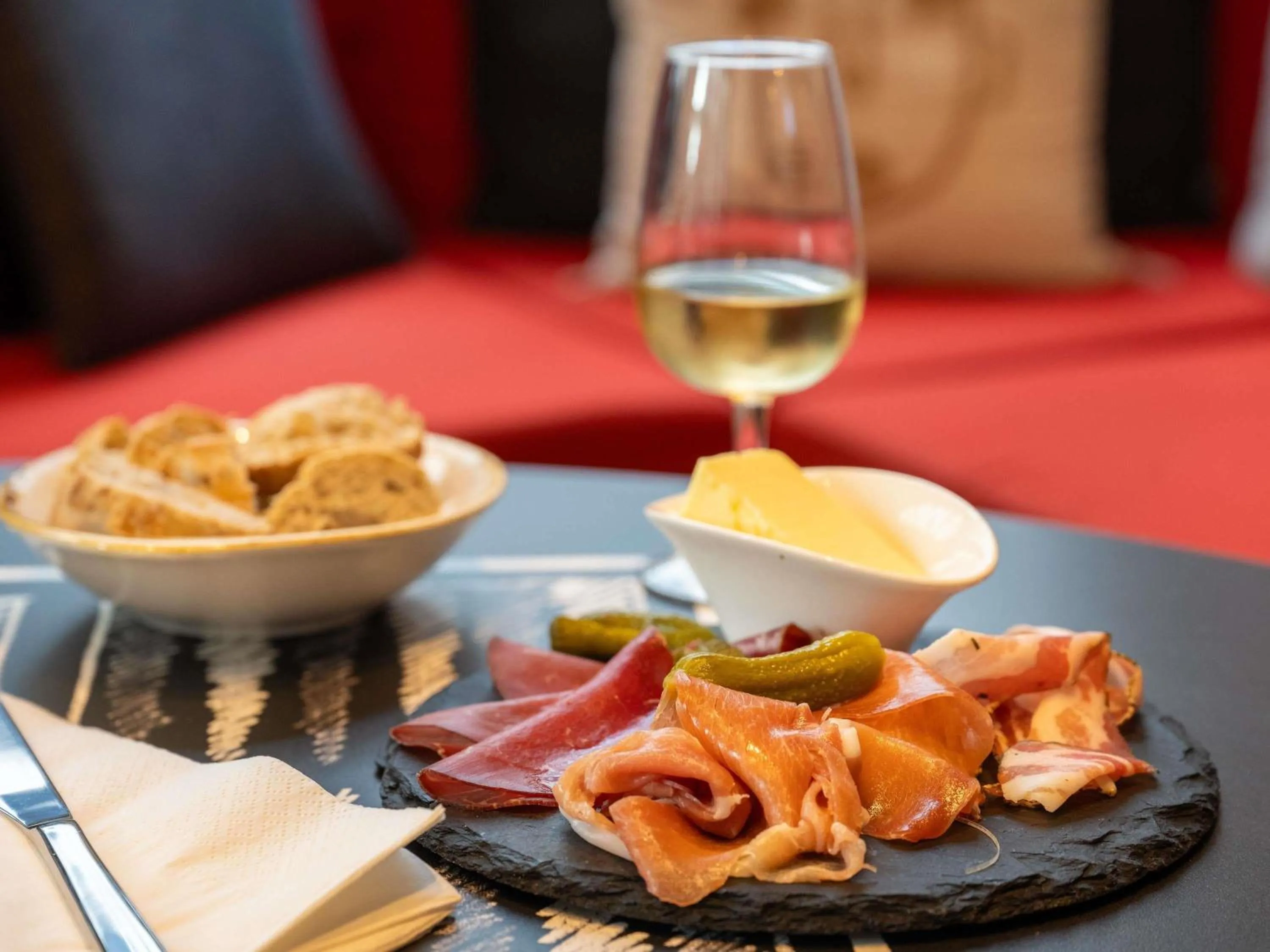 Lounge or bar in ibis Geneve Centre Lac