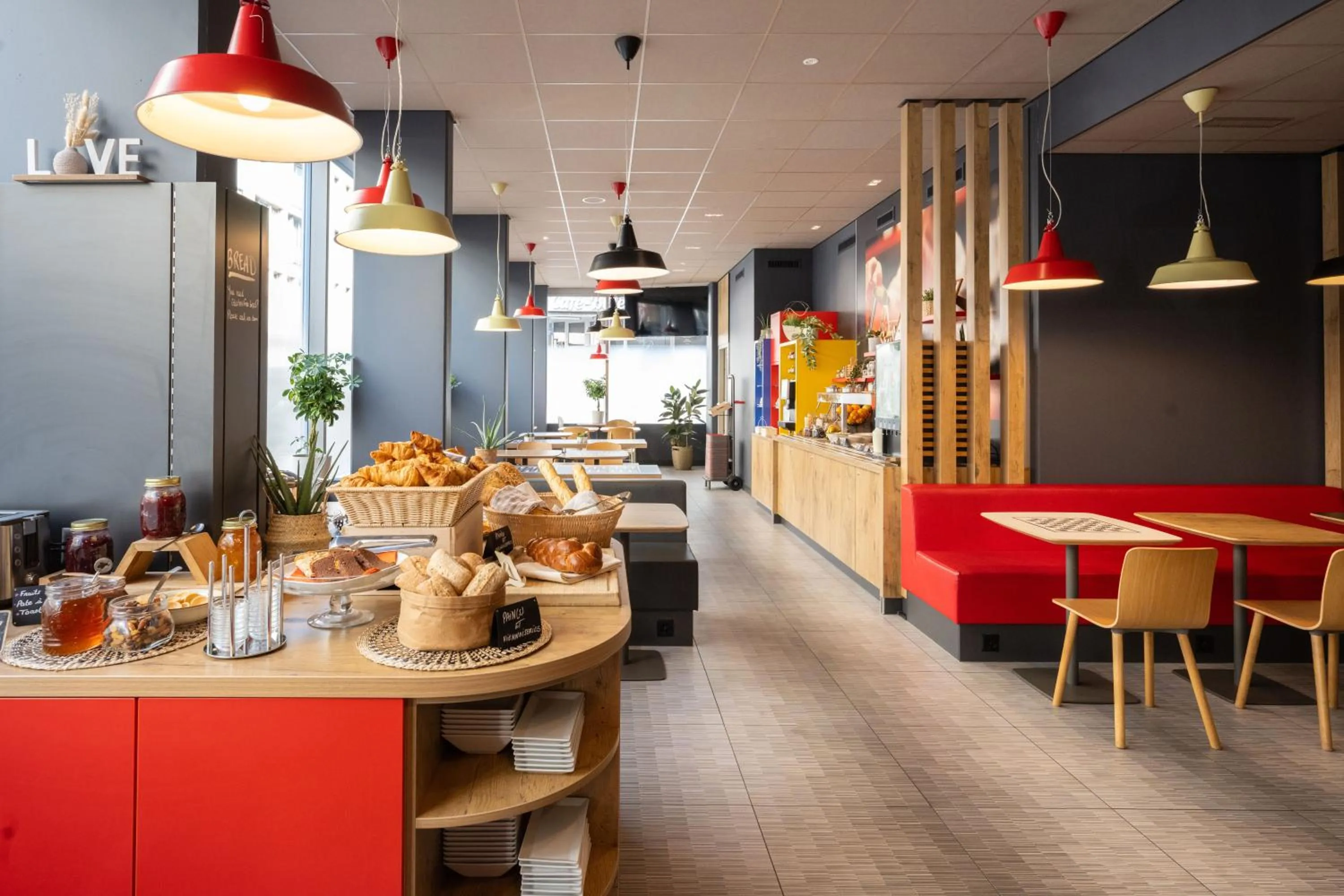 Breakfast in ibis Geneve Centre Lac